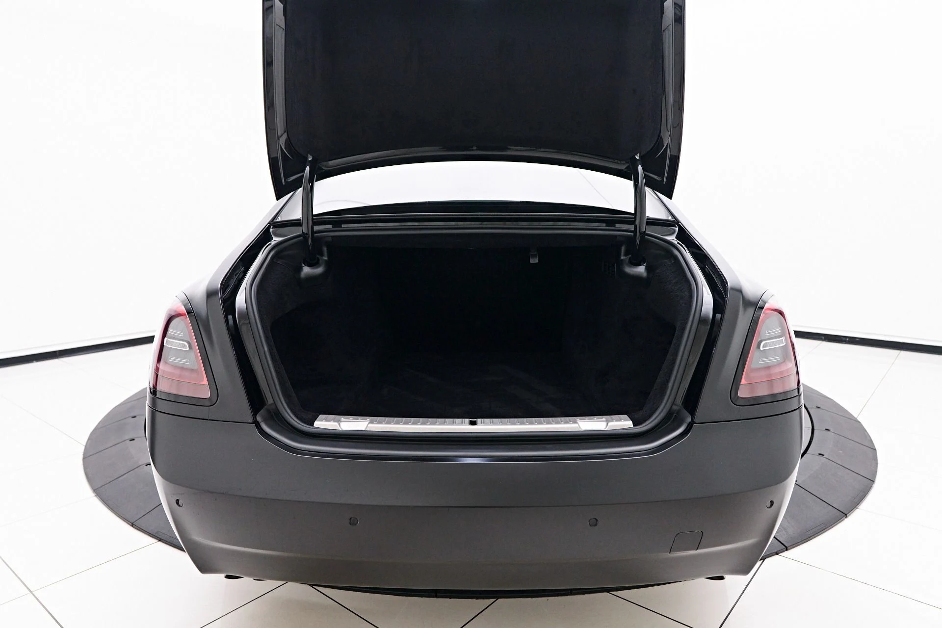 mph024_4276605053_Used_2024_Rolls_Royce_Ghost_Base_1755131984_568632f4f6