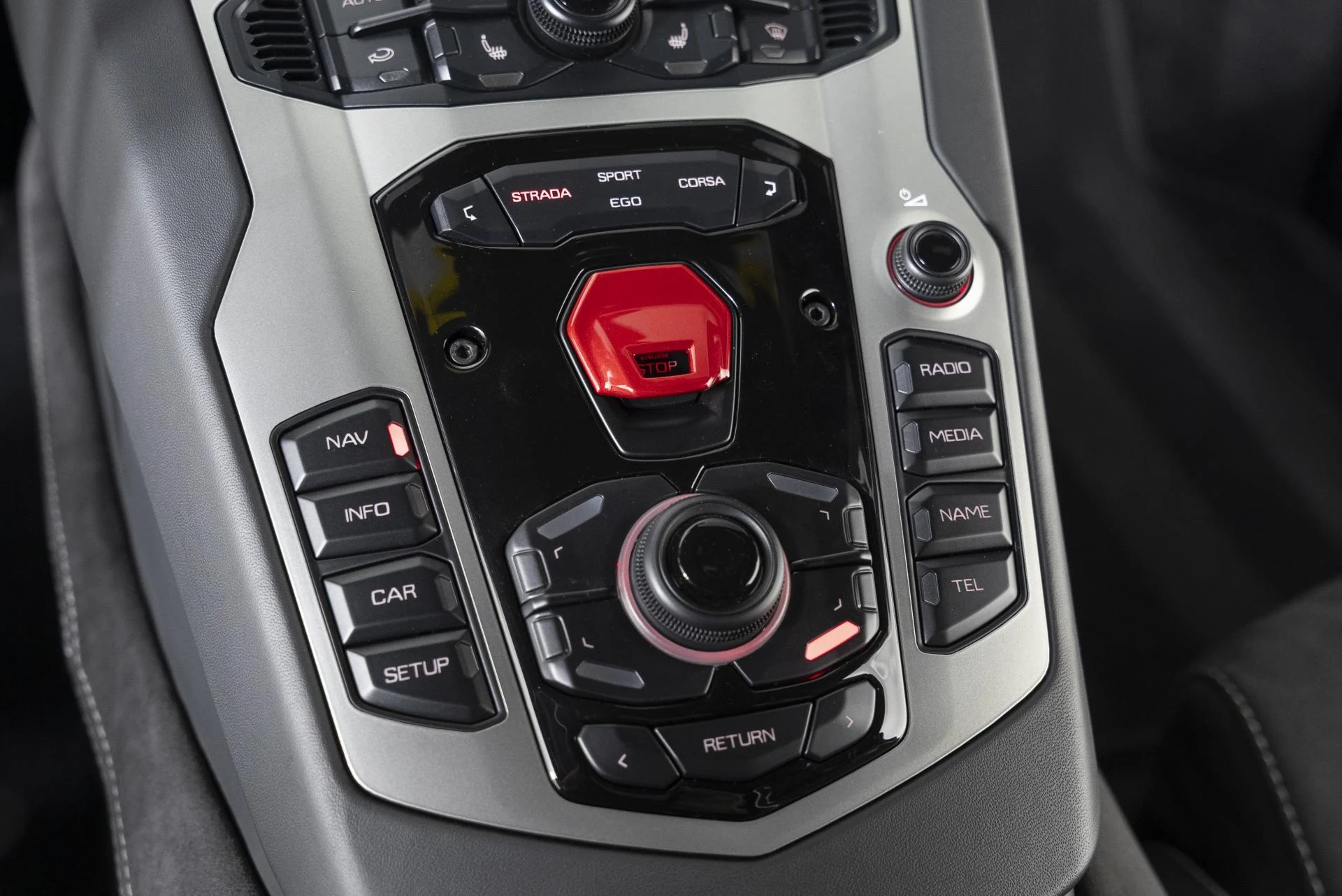 mph024_4277149546_Used_2018_Lamborghini_Aventador_LP_740_4_S_1752175757_e47b75bd4c
