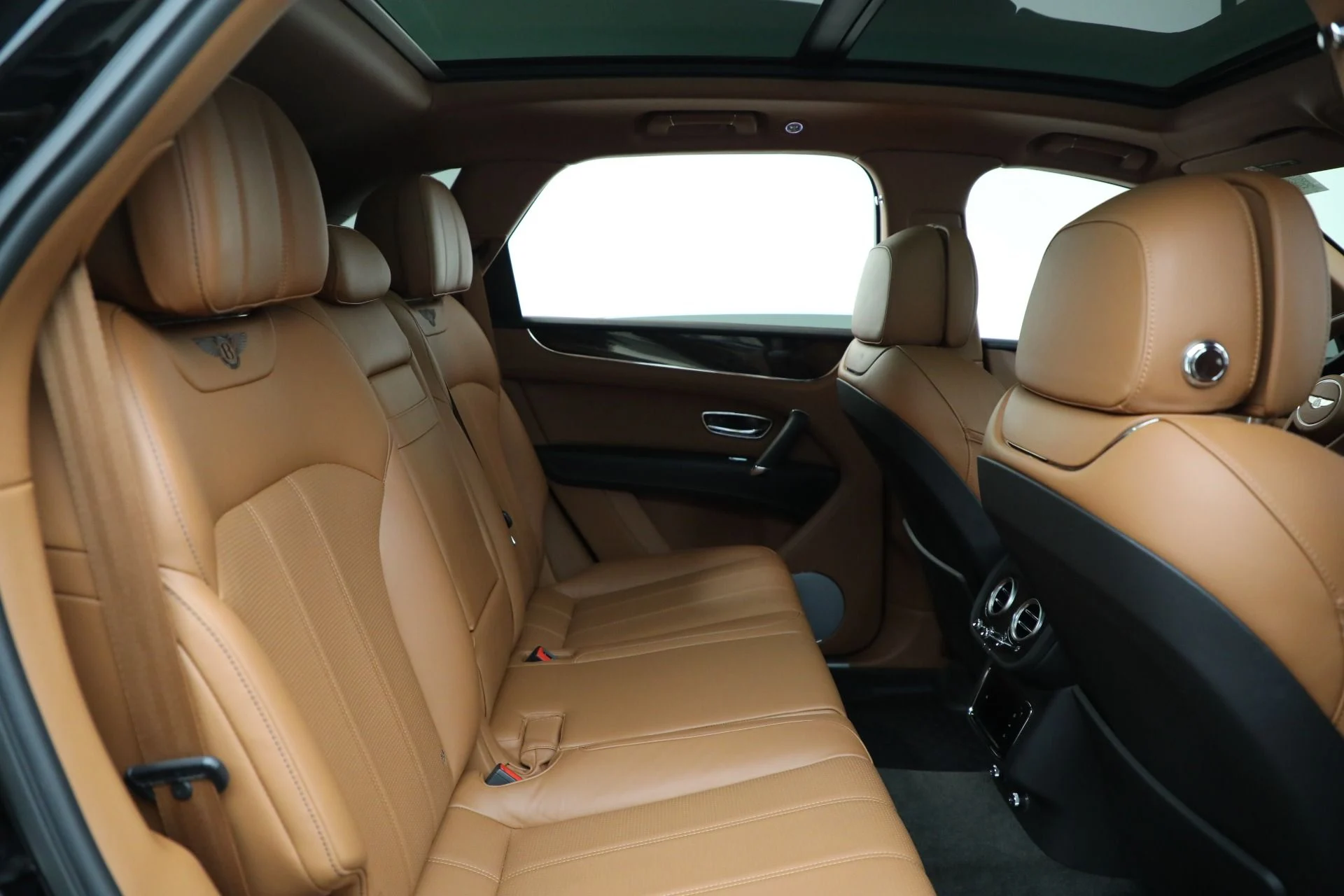 mph024_4282150887_Used_2018_Bentley_Bentayga_W12_Onyx_Edition_1763217114_33d06e39b6