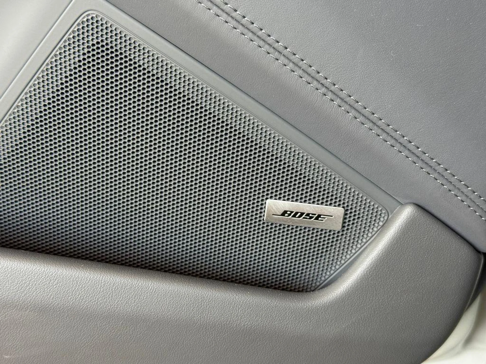 mph024_4286962024_s_W1yu3k_JJ_Uq_B22_Q64do_SE_Jb_O_r_U_f17daeb445