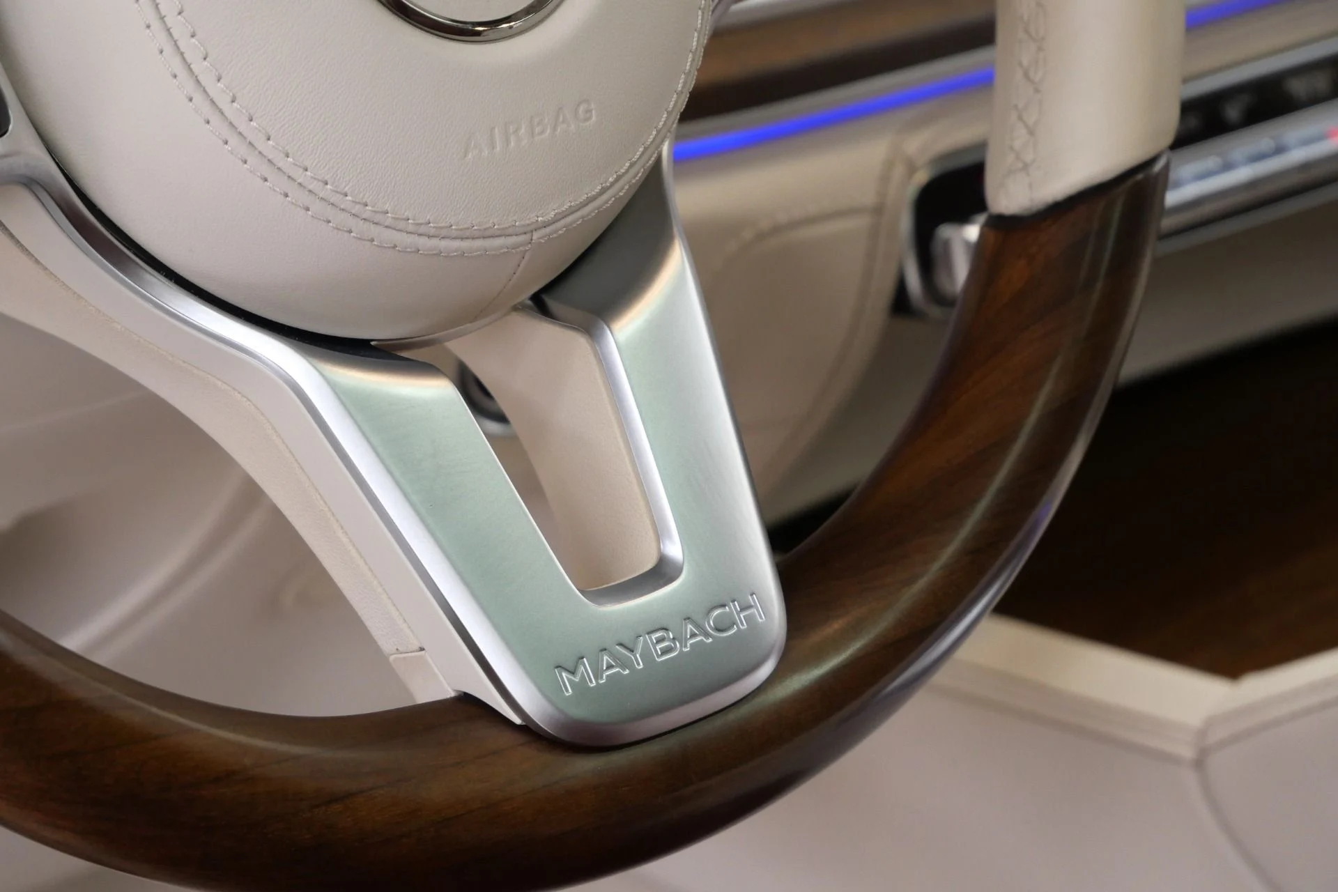 mph024_4287573944_Used_2022_Mercedes_Benz_Maybach_GLS_600_4_MATIC_Beautiful_Colors_Four_Seat_Configuration_Walnut_Trim_1776795080_9b403af223