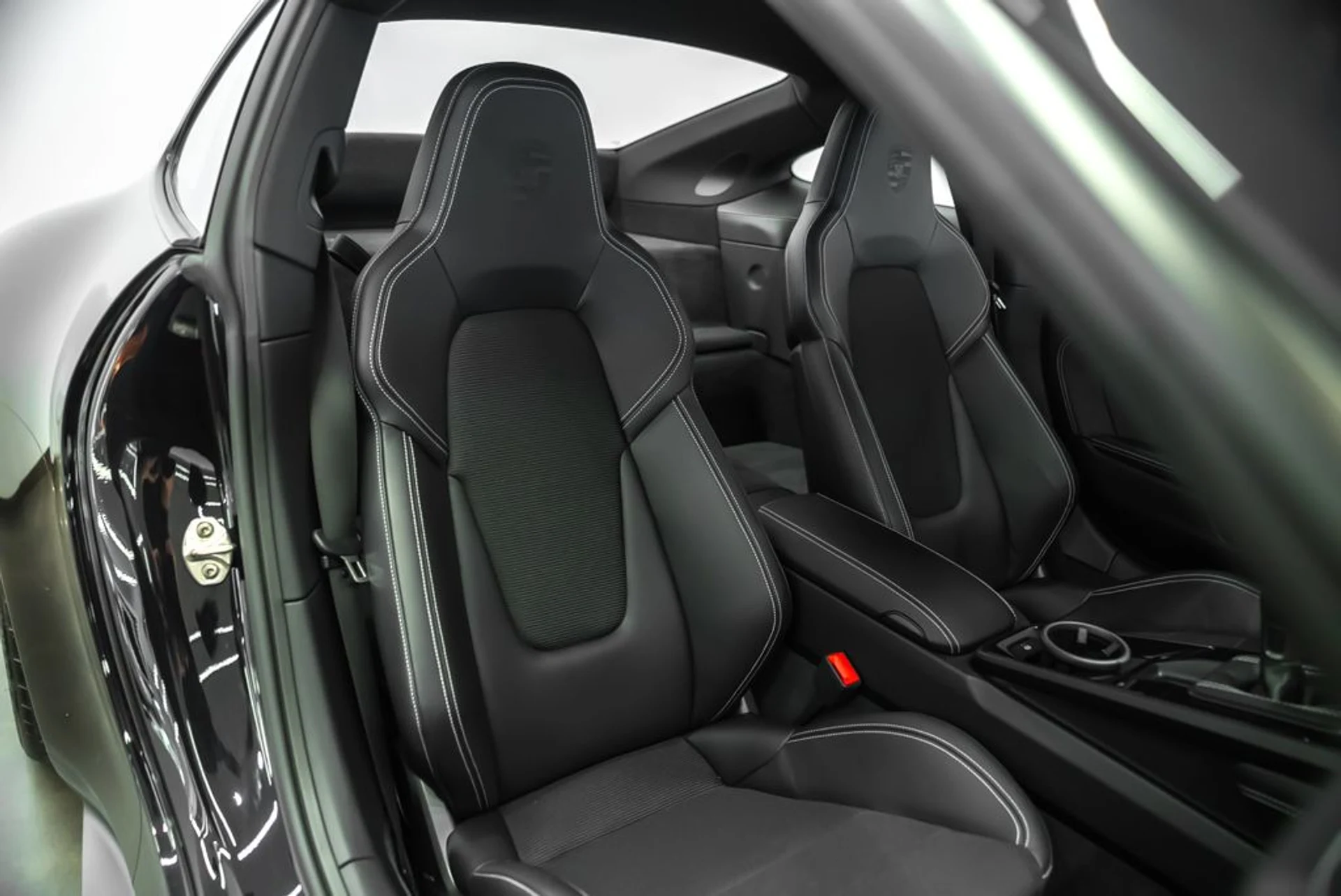 mph024_4287857025_porsche_911_2024_jpg_v_1781715934_7bc2068bd6