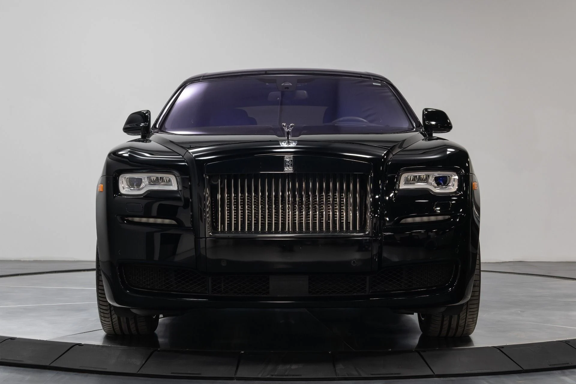 mph024_4294232929_Used_2017_Rolls_Royce_Ghost_Black_Badge_1764012368_04a025b95c