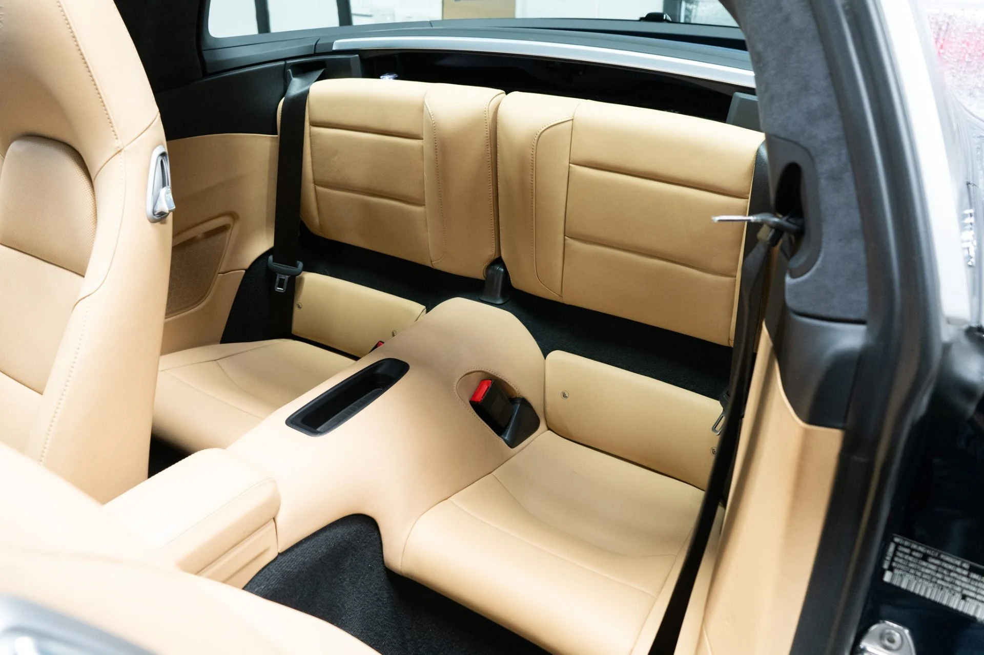 mph024_429972125_Used_2019_Porsche_911_Targa_4_S_1759788578_56a8a8cf06