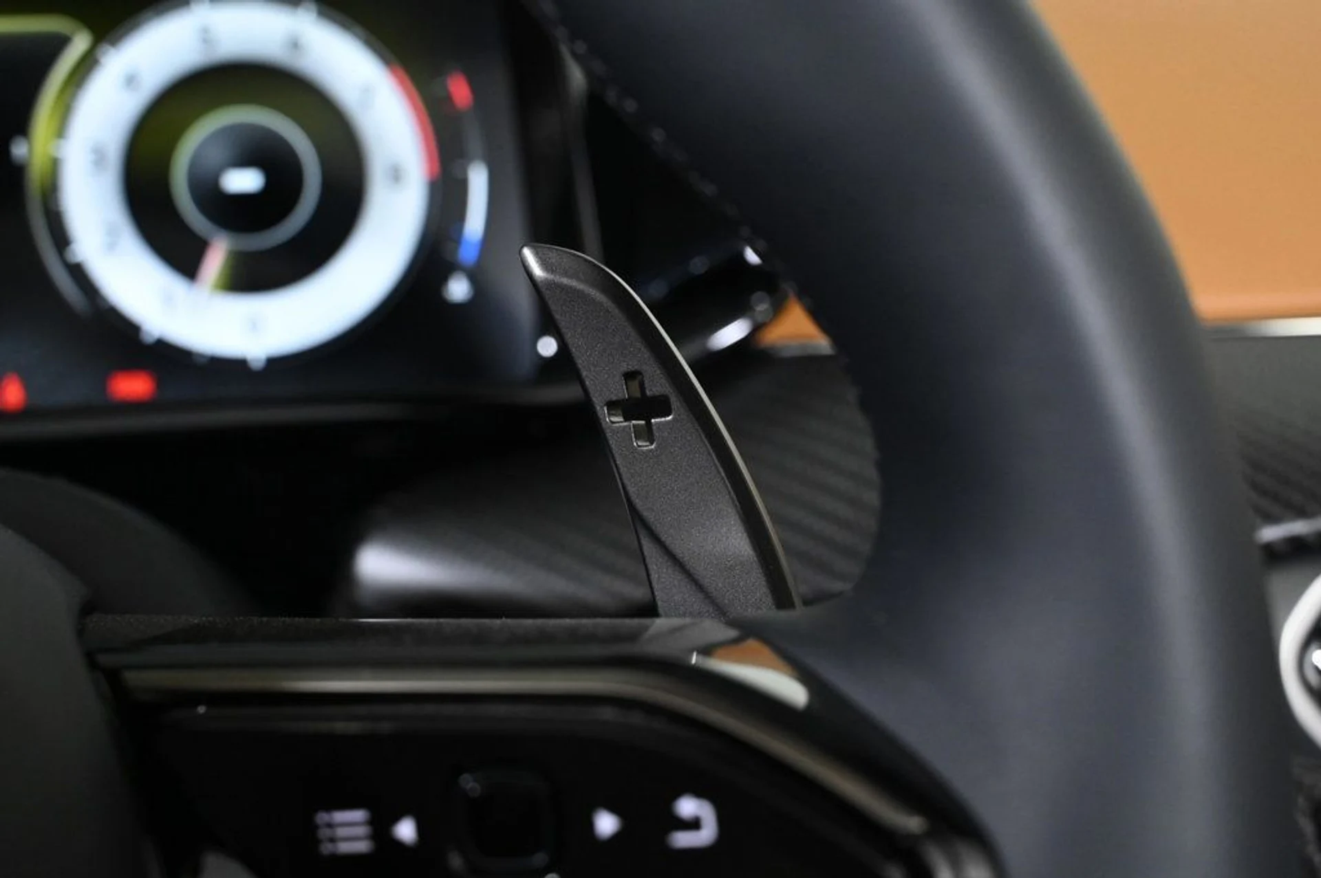 mph024_433298057_used_2026_aston_martin_vantage_11350_22923178_24_1024_dc15373538