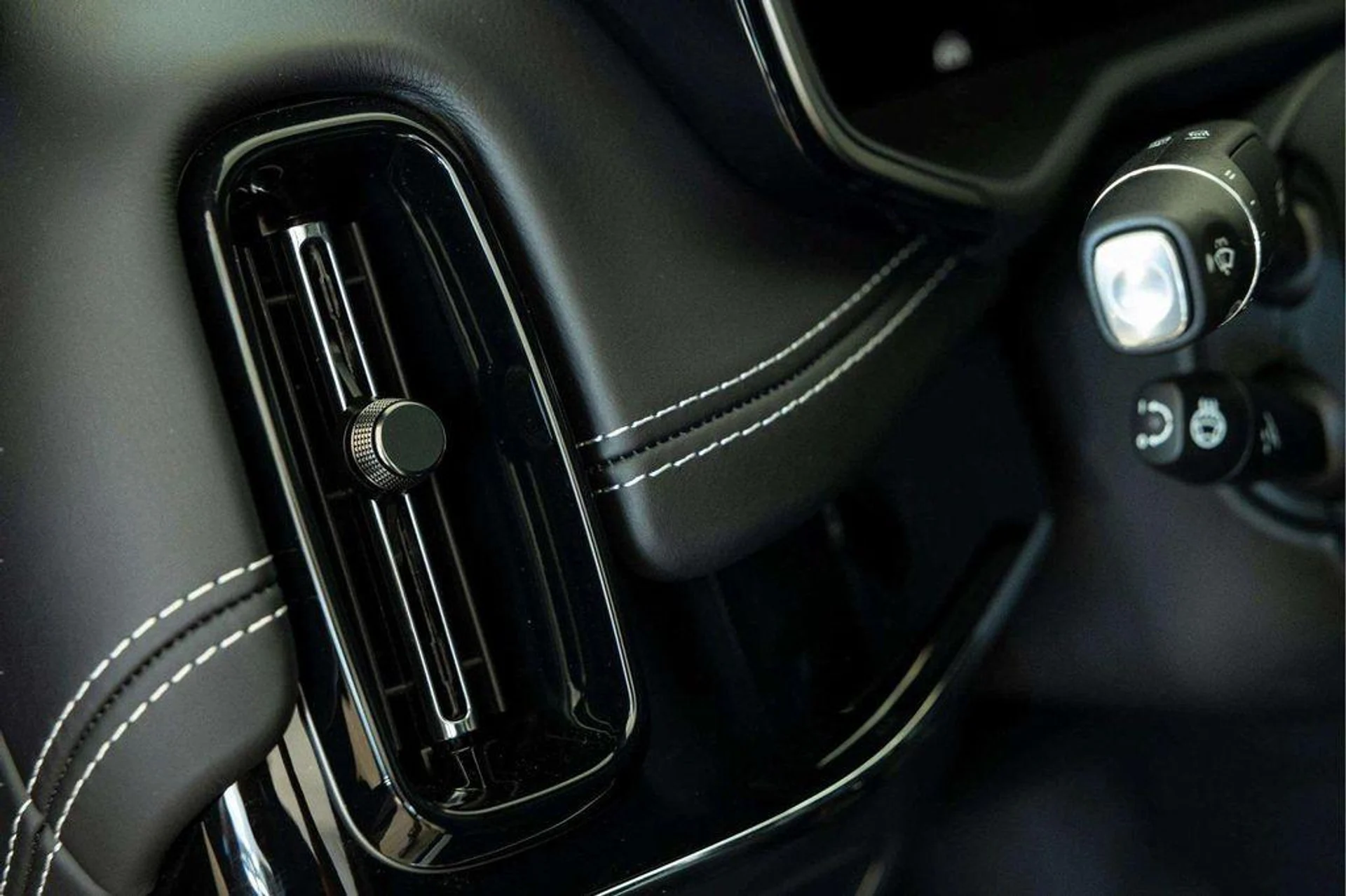 mph024_435626685_Ierj_Yhyw_Qc_Es_SA_Xh_O_Qb_EU_0cyv_A0_da3d202f43