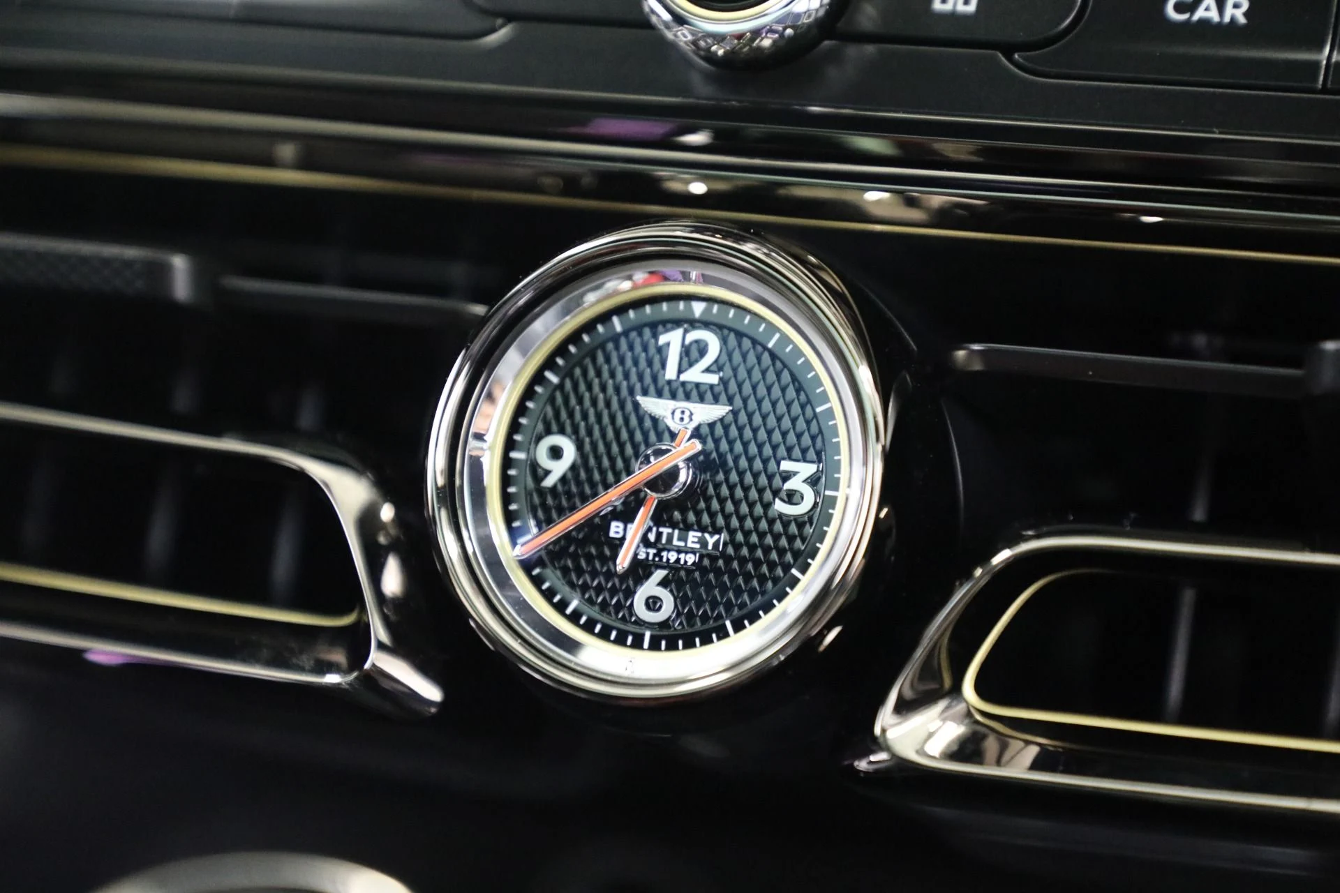 mph024_443809482_New_2025_Bentley_Flying_Spur_Black_Edition_5d0edbe21b