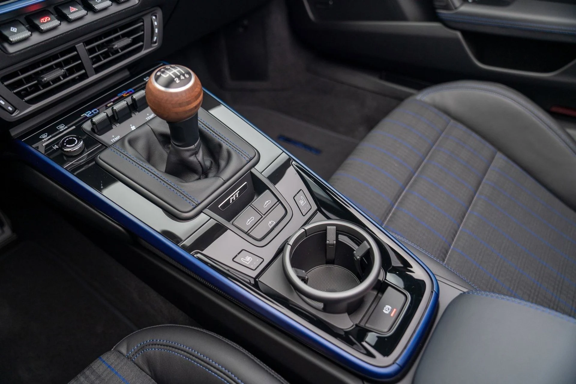 mph024_448323172_ca14823fd9ca87367fce568bd622005dx_1a172710f7