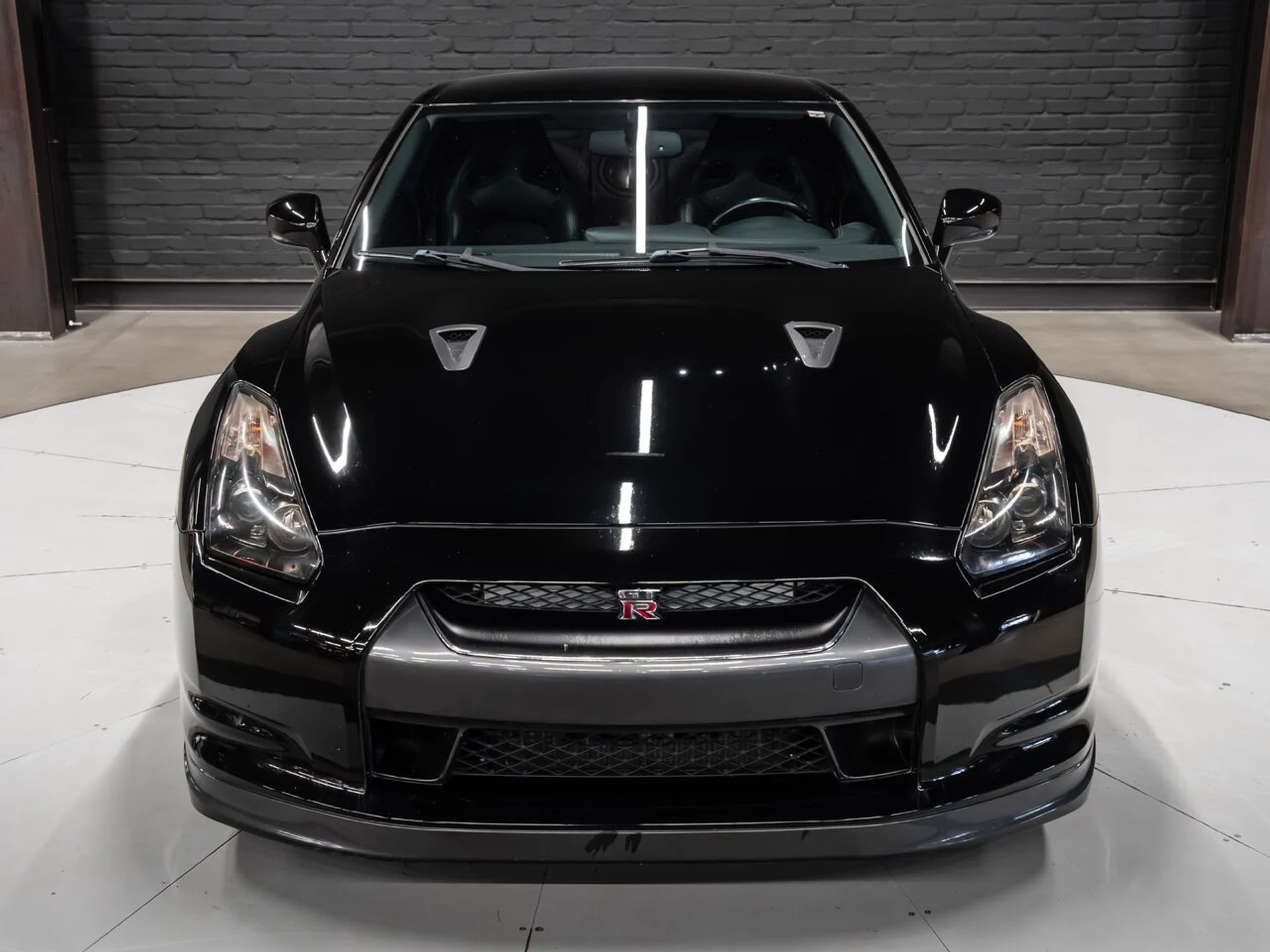 mph024_459131080_nissan_gt_r_2009_1d65867143