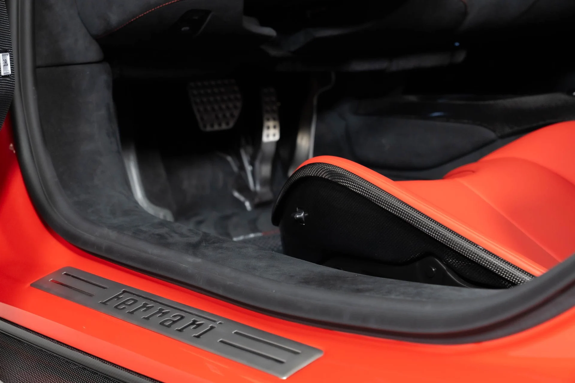 mph024_460024123_08ad1147eb2545b38f99477b7e8cc16c_1255e1c3b3