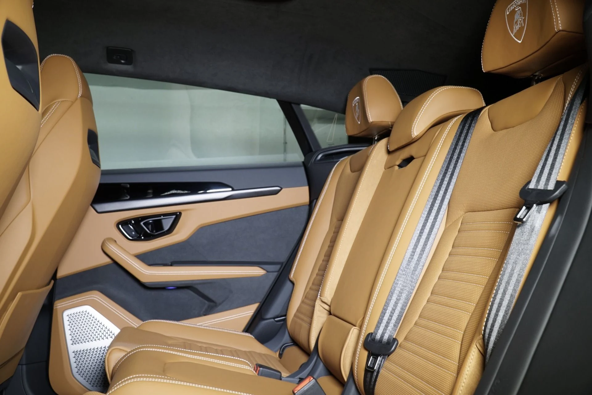 mph024_460726985_New_2025_Lamborghini_Urus_SE_1760113490_6b6e9a3020