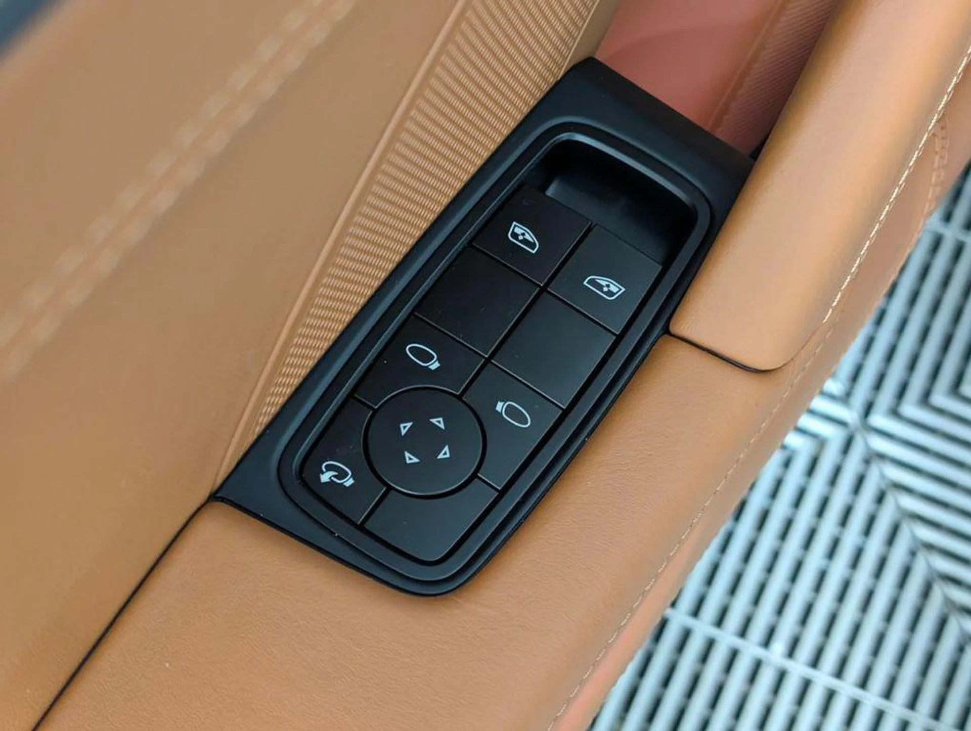 mph024_463306016_Km_J3_OS_0r_ZEO_Zq_Bdd_Spne7_Is_G_Vss_b8d83cb1f7