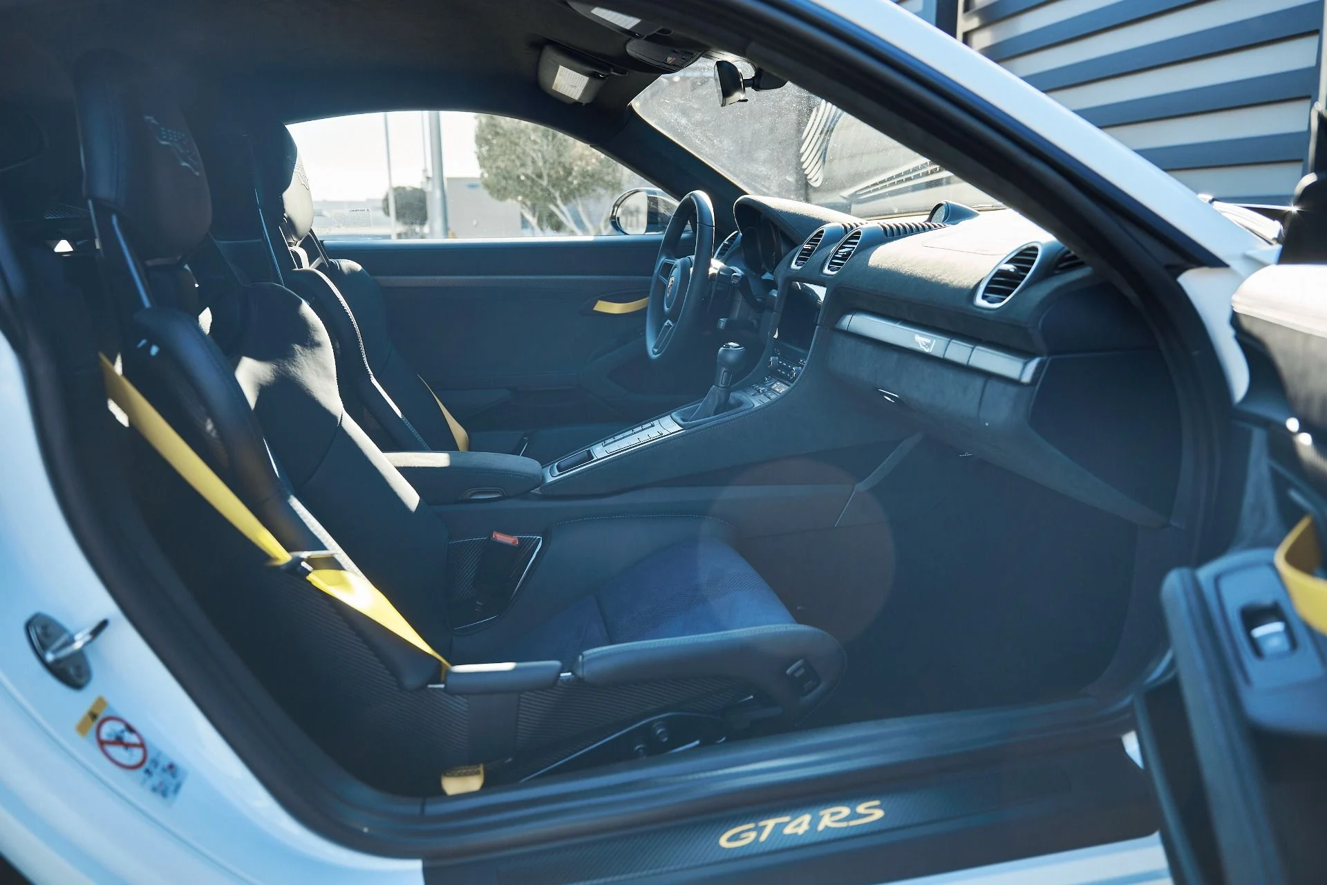 mph024_466852716_Used_2025_Porsche_718_Cayman_GT_4_RS_1766025494_58a55781b7