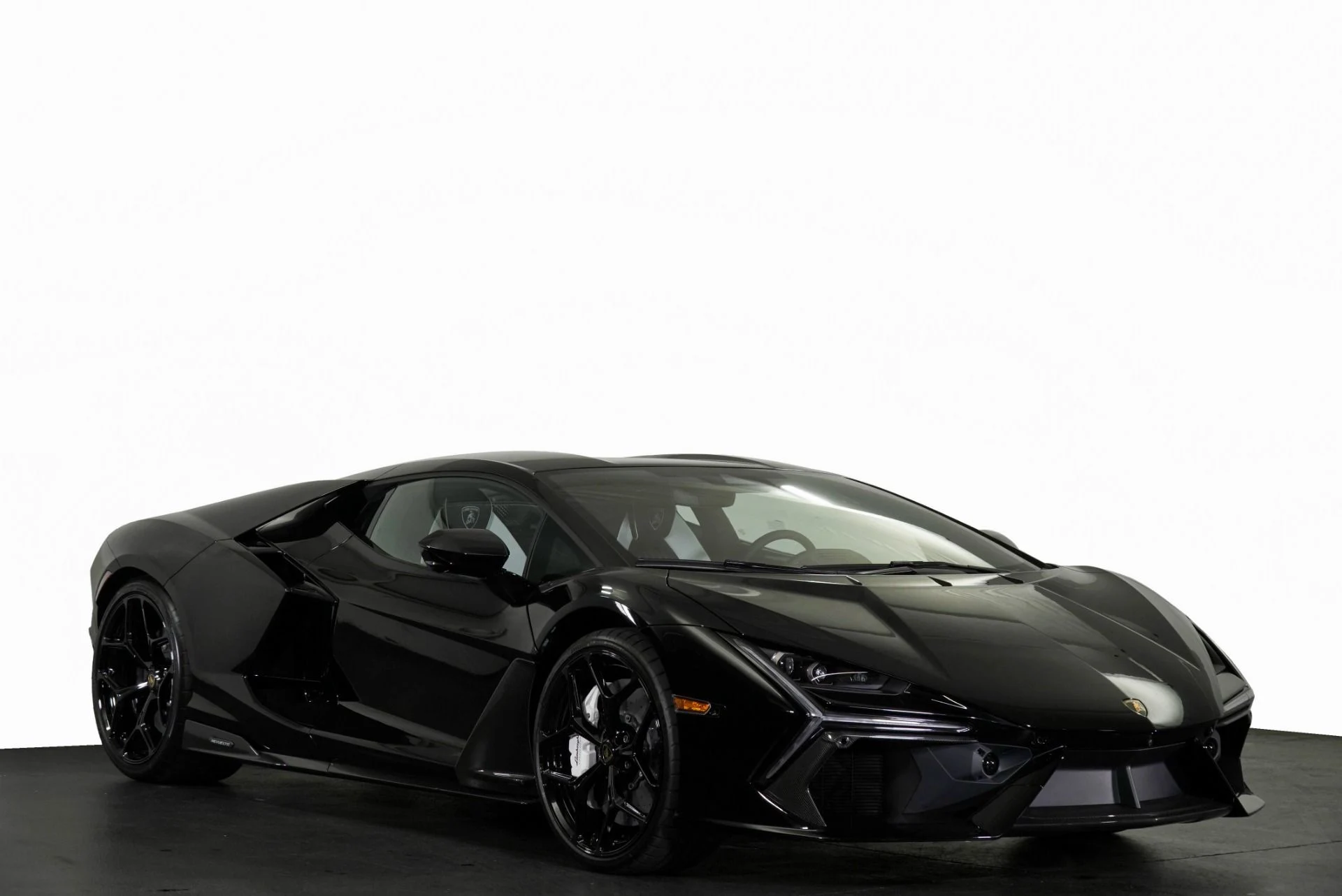 mph024_472337175_New_2026_Lamborghini_Revuelto_1776293855_2560cf29cb