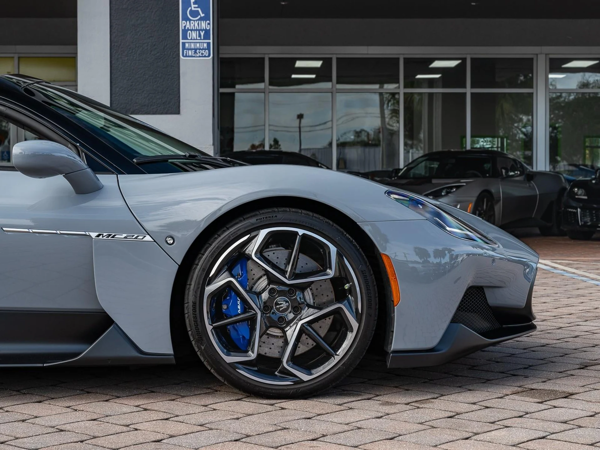 mph024_47579503_Used_2023_Maserati_MC_20_Cielo_1753203986_cdd94c3818