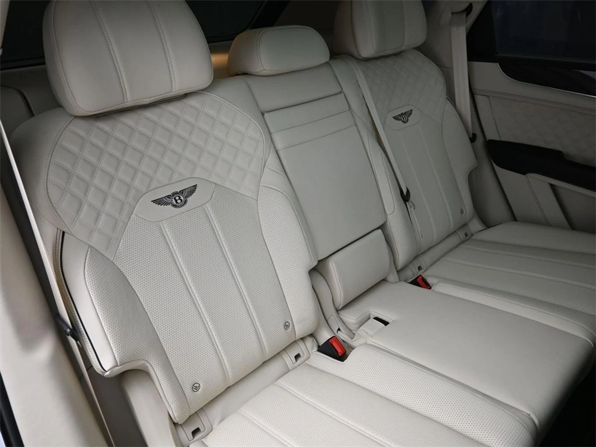 mph024_482716057_ZDK_Evplrq_P_Dbk_H_Fbks_R74_Y5_WQ_a70da0e526