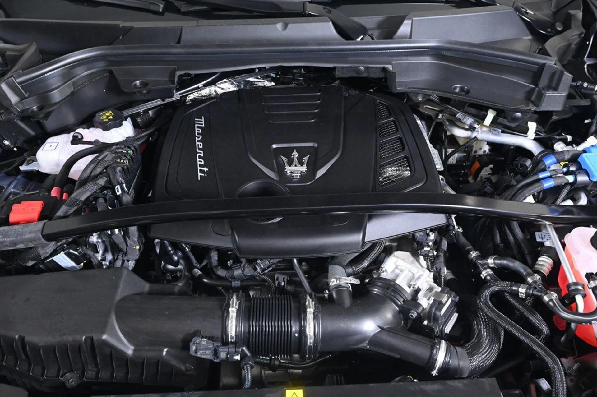 mph024_48656737_new_2025_maserati_grecale_modenaawd_11350_22957974_24_1024_eaa44b5e14