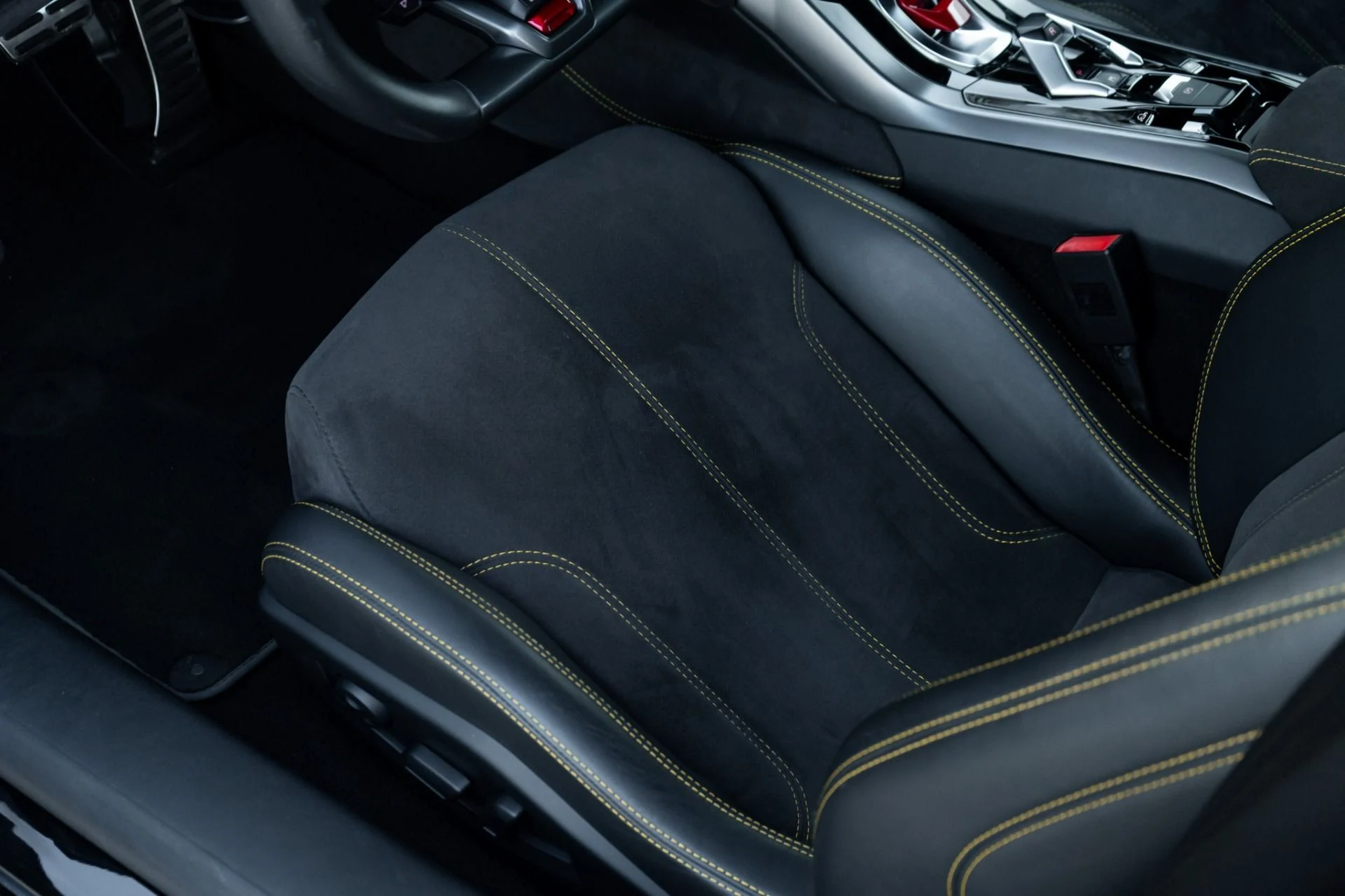 mph024_487042886_Used_2017_Lamborghini_Huracan_LP_580_2_Spyder_1766447716_2968c9ac08