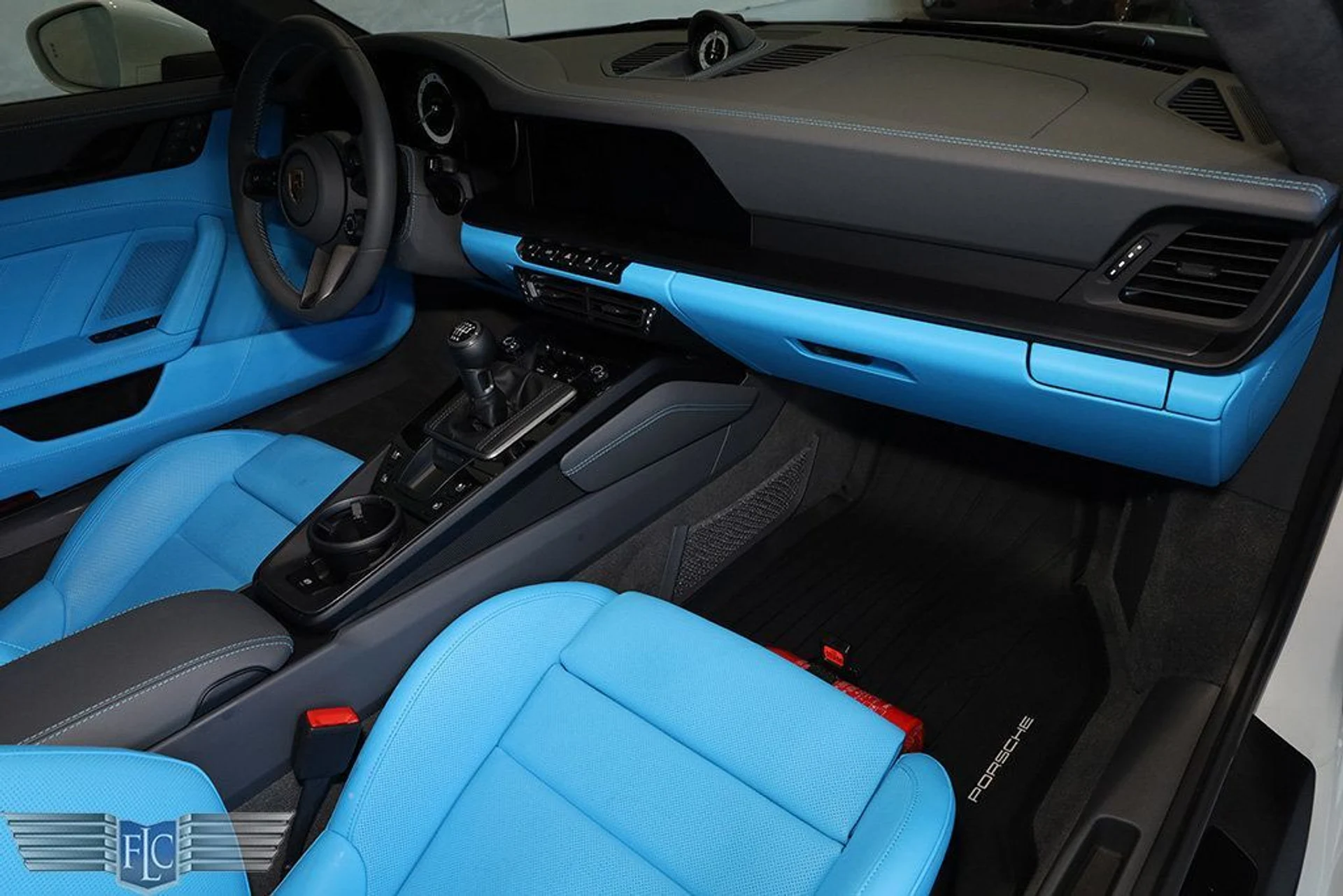 mph024_487798640_used_2024_porsche_911_carreragtsmanualcoupe_9689_22738585_25_1024_c1e7ea79f6