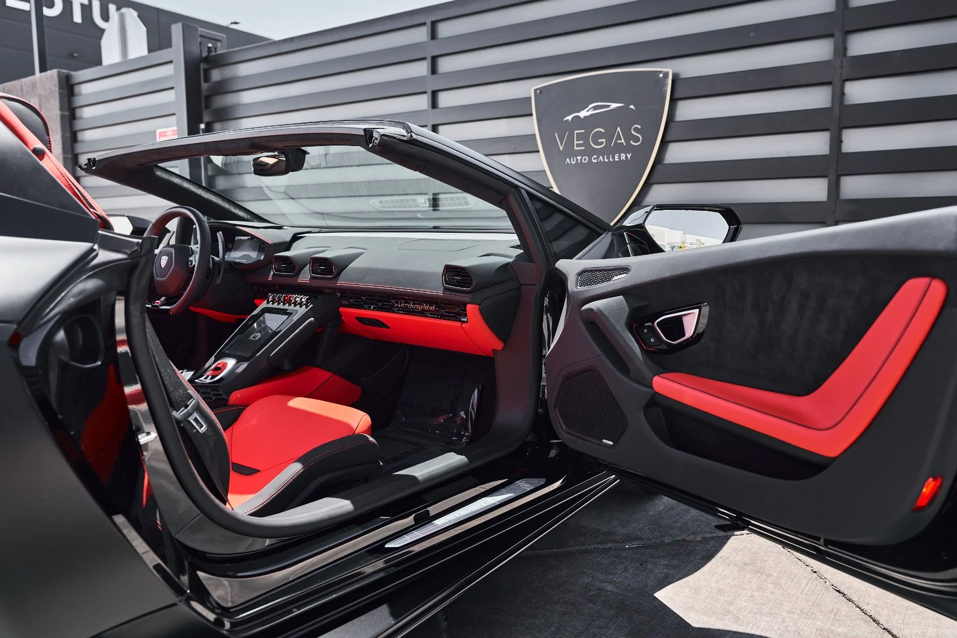 mph024_492885642_Used_2024_Lamborghini_Huracan_EVO_Base_1778372640_fb3d8a11b4