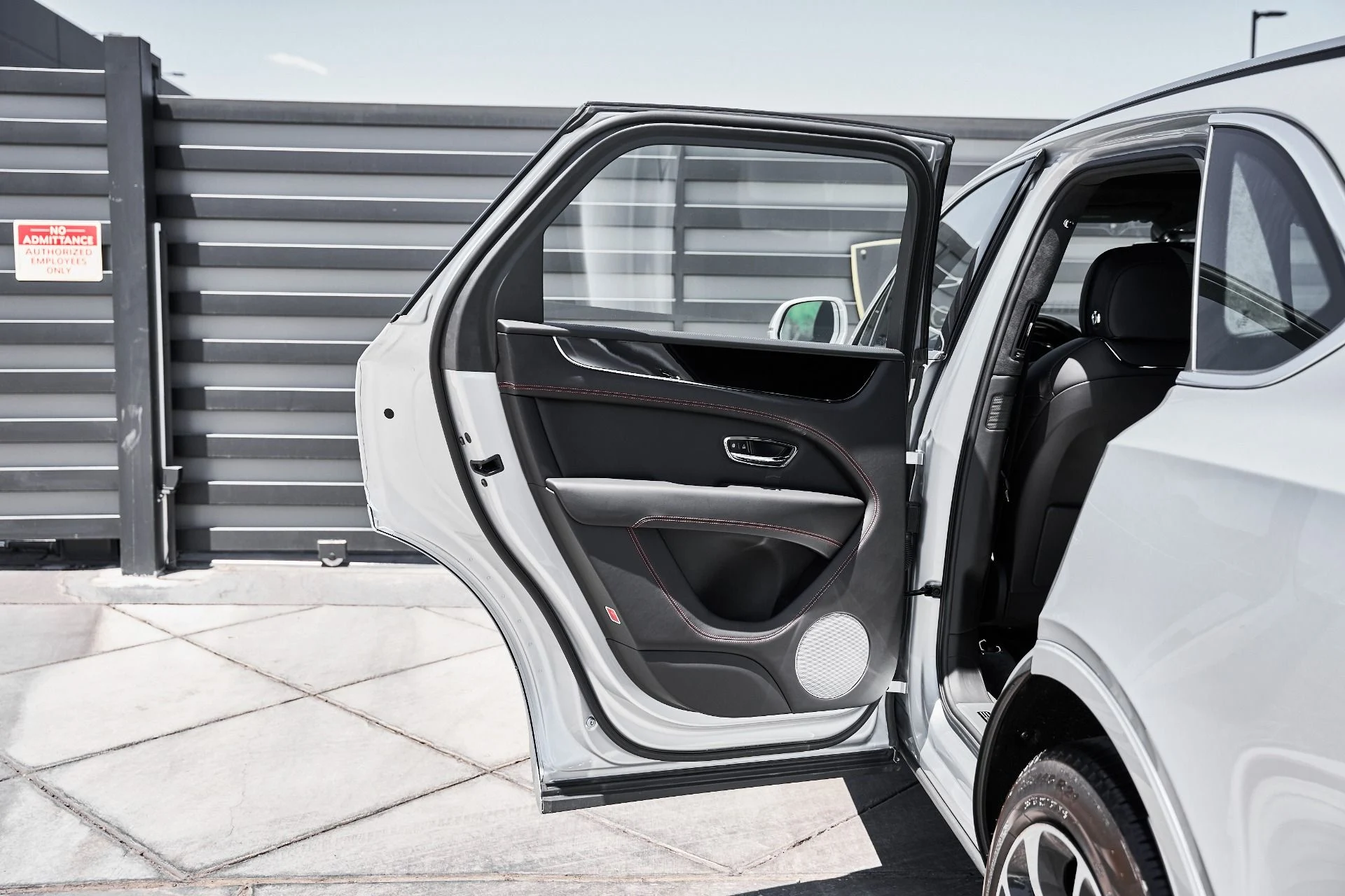 mph024_497171835_Used_2021_Bentley_Bentayga_V8_1781574942_1de5179b0f