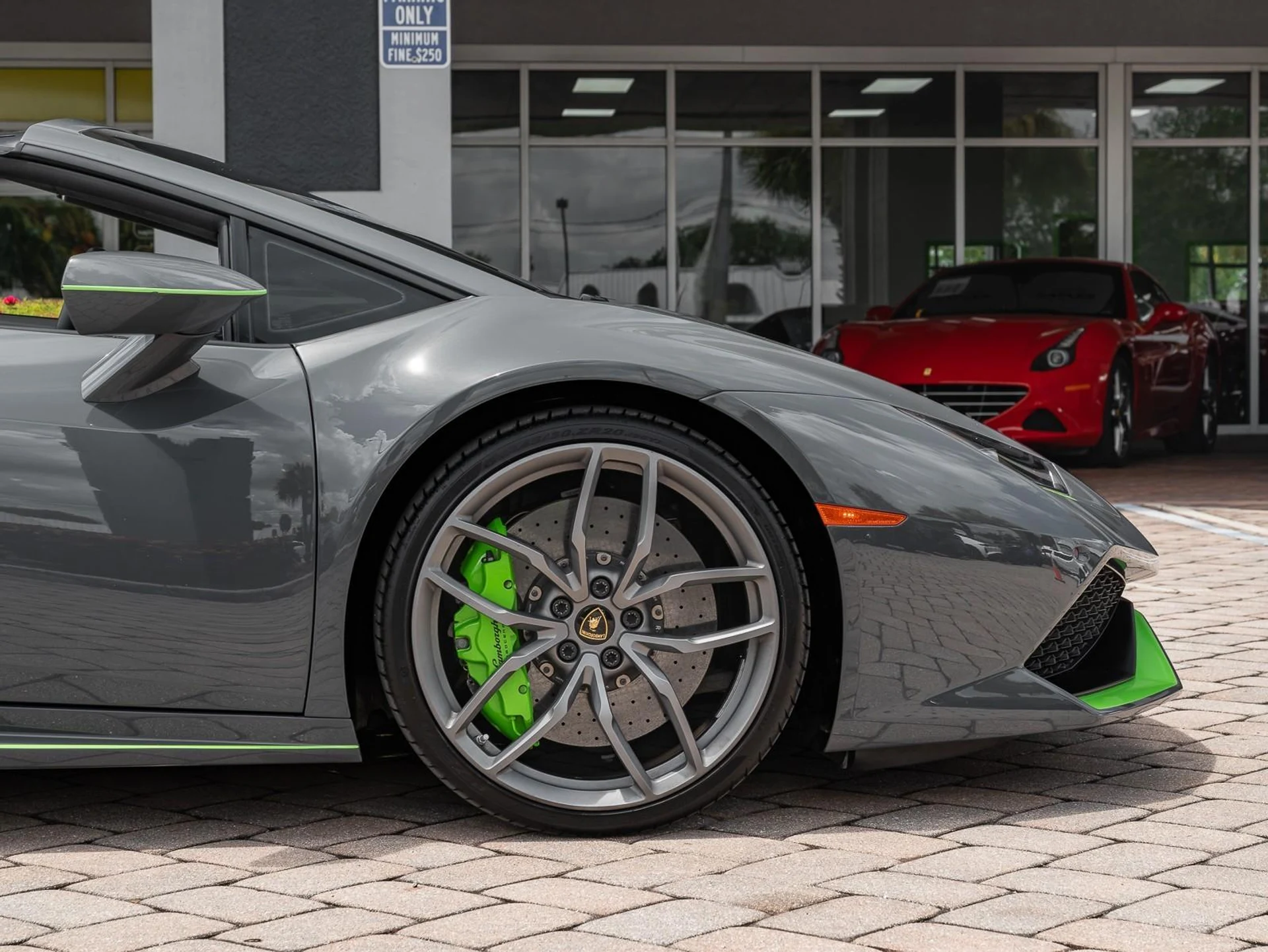 mph024_497623412_Used_2016_Lamborghini_Huracan_LP_610_4_Spyder_1756498250_60097fef3a