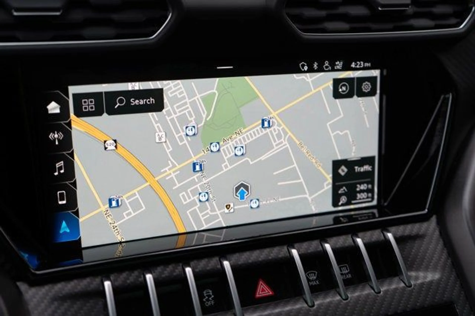 mph024_498116919_25_63bba32094