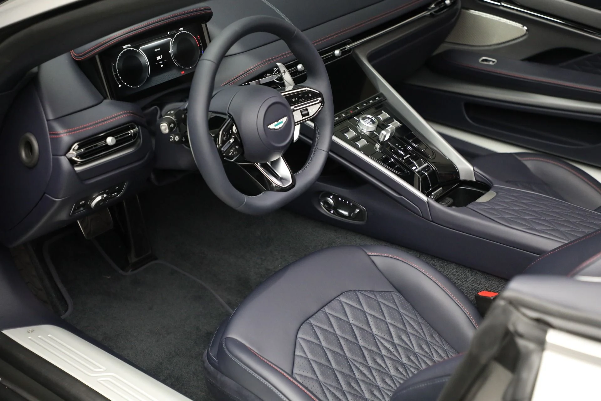 mph024_503178278_New_2025_Aston_Martin_DB_12_Volante_c33def6e3b