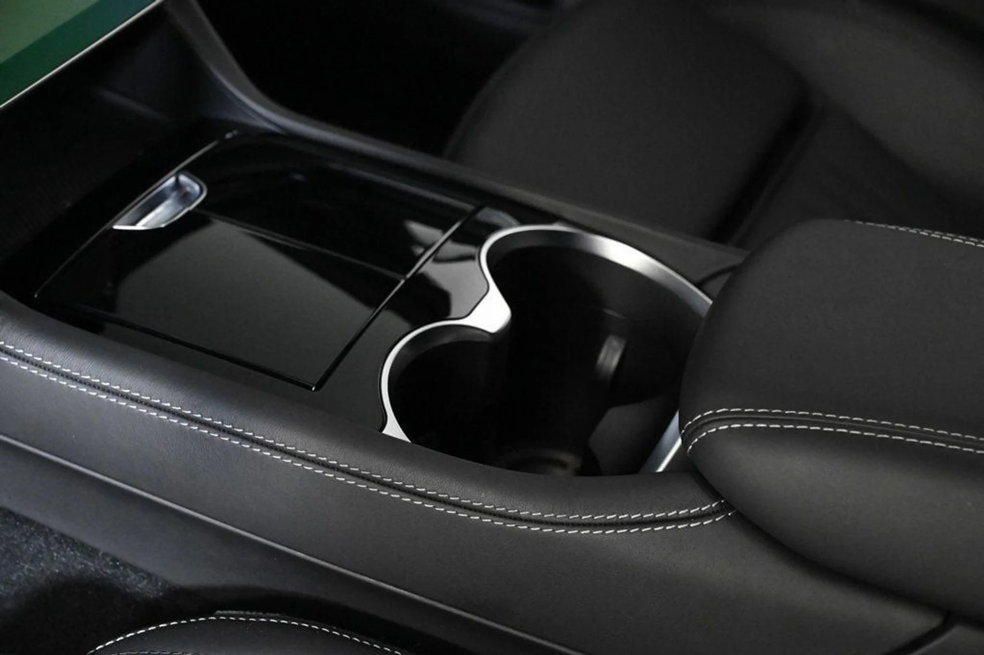 mph024_515262732_c3f9d8a2ff2d6a5e887c338136b09a8a_ed62ab6a08