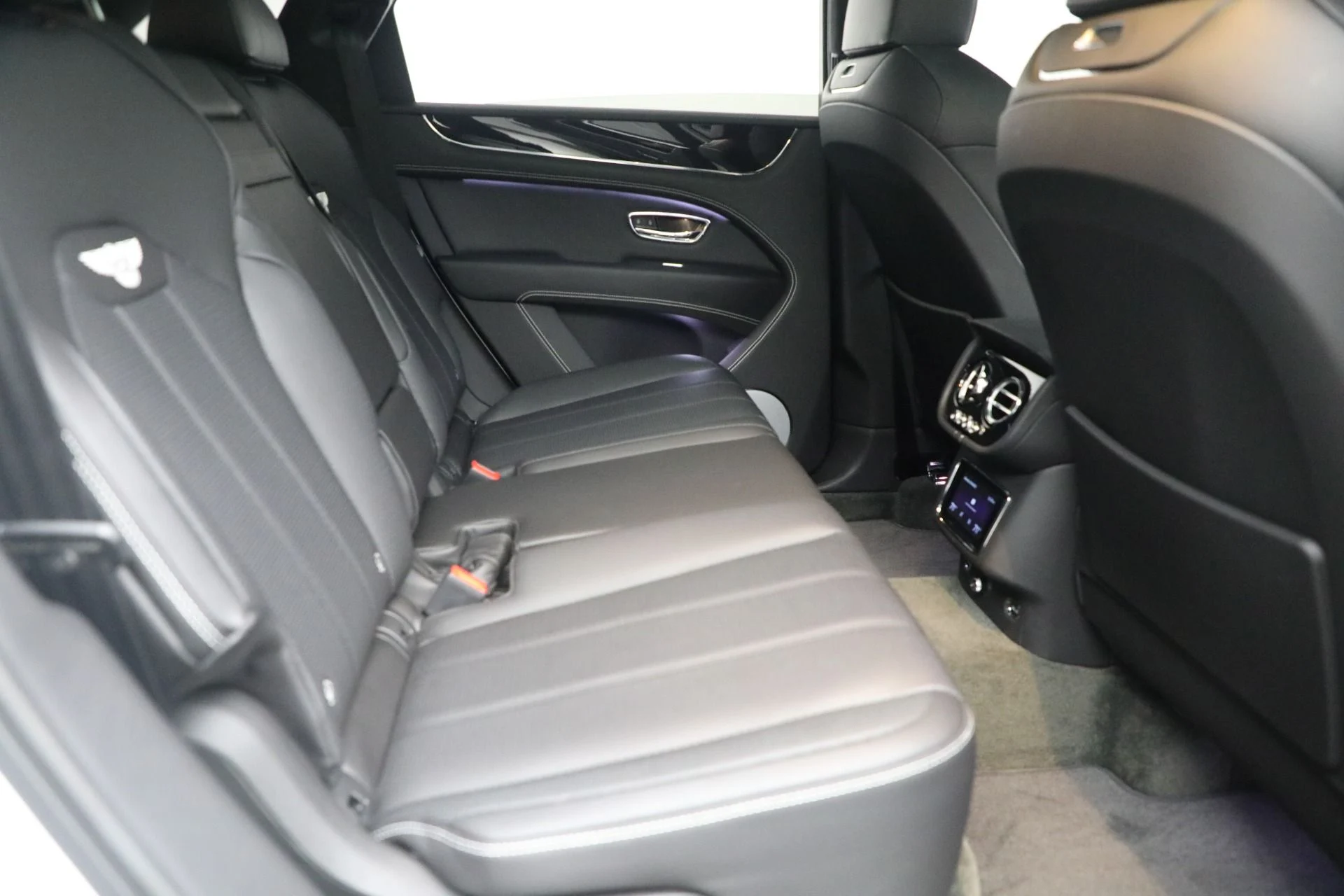 mph024_516457647_Used_2023_Bentley_Bentayga_V8_566561431e