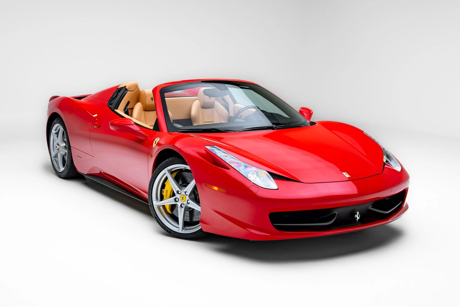 mph024_526251751_Used_2014_Ferrari_458_Spider_1778539625_804c363032