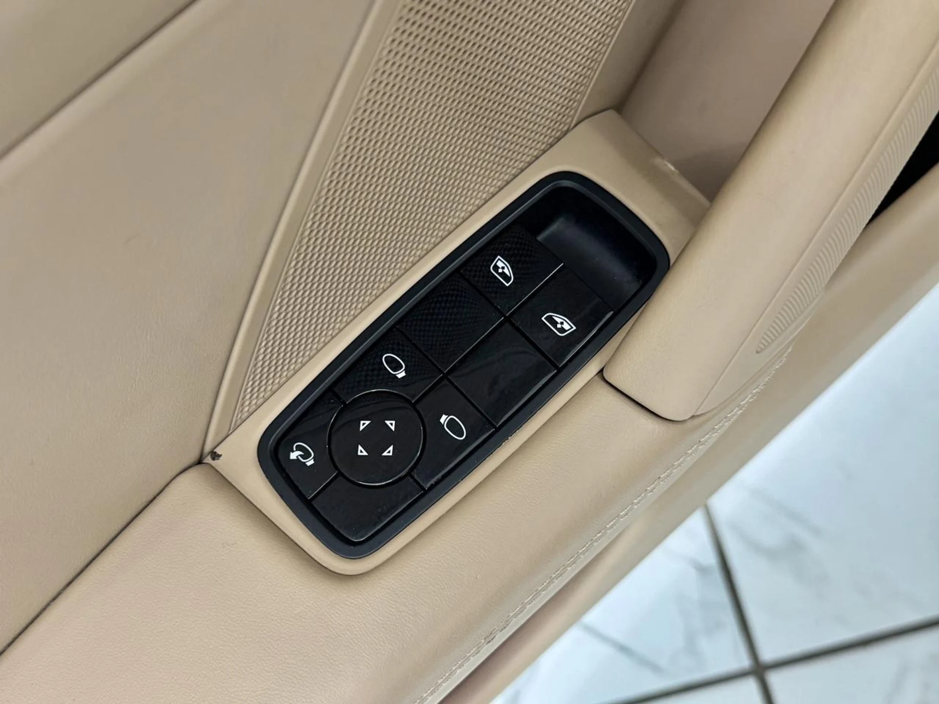 mph024_527921188_9f092b7f5c0dd7b728d992eaee146d06_a27b6e3946