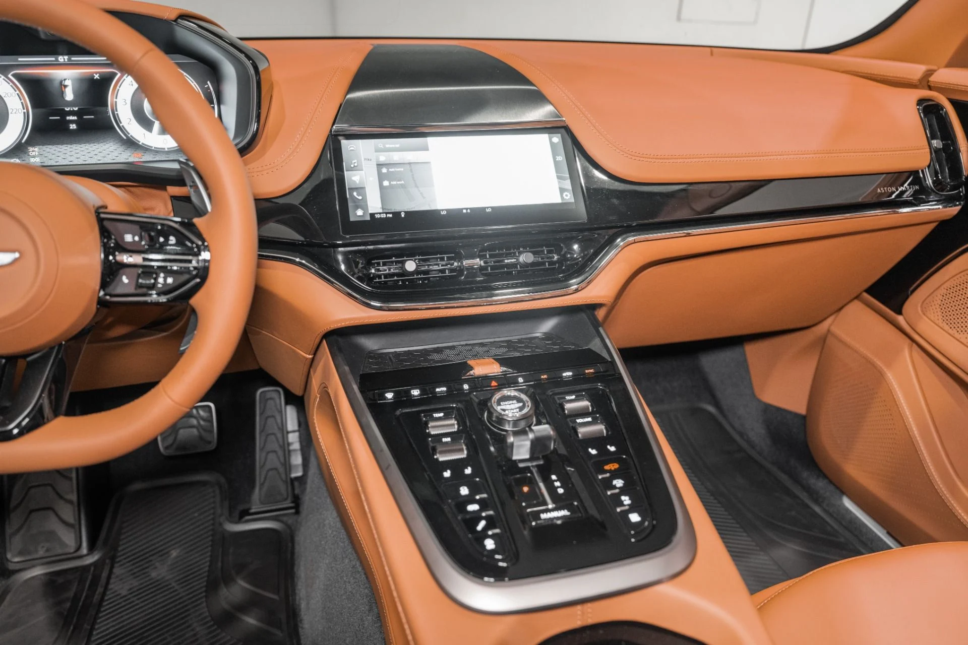 mph024_532233972_New_2026_Aston_Martin_DBX_707_1780939775_6a742fcd43
