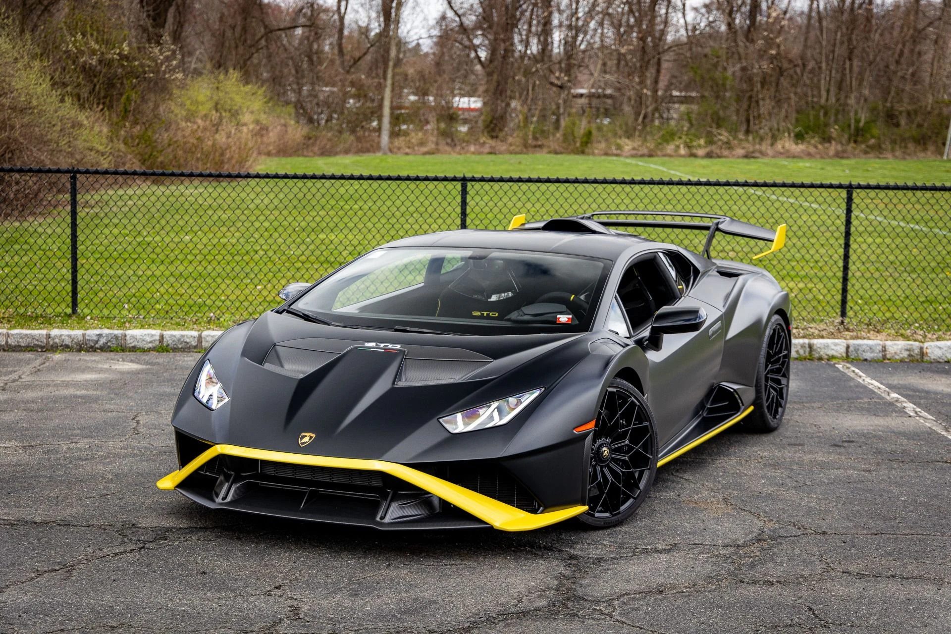 mph024_53238451_Used_2023_Lamborghini_Huracan_STO_1724257778_ce8689f809
