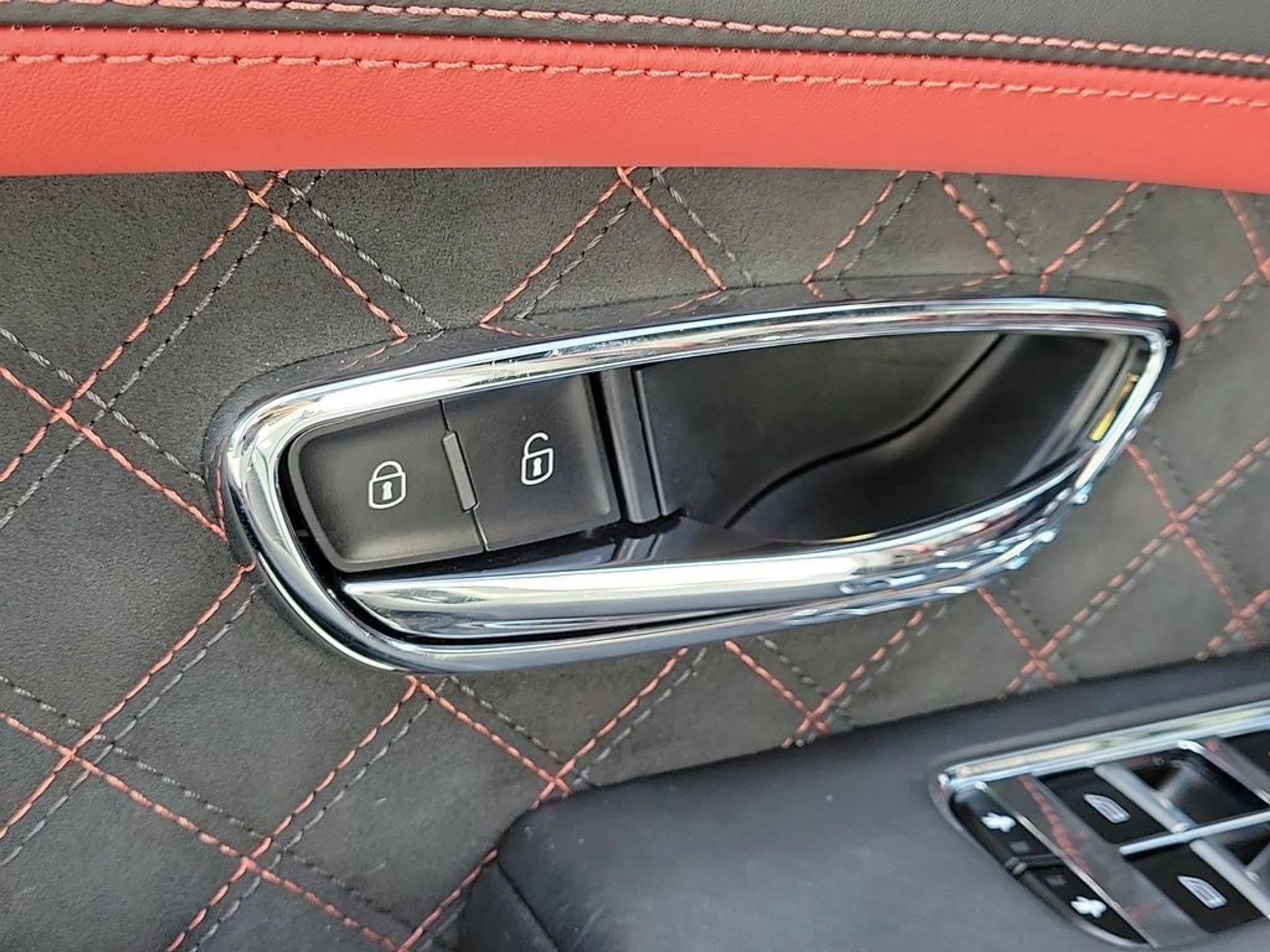 mph024_532961404_25_bf3cccc4e5