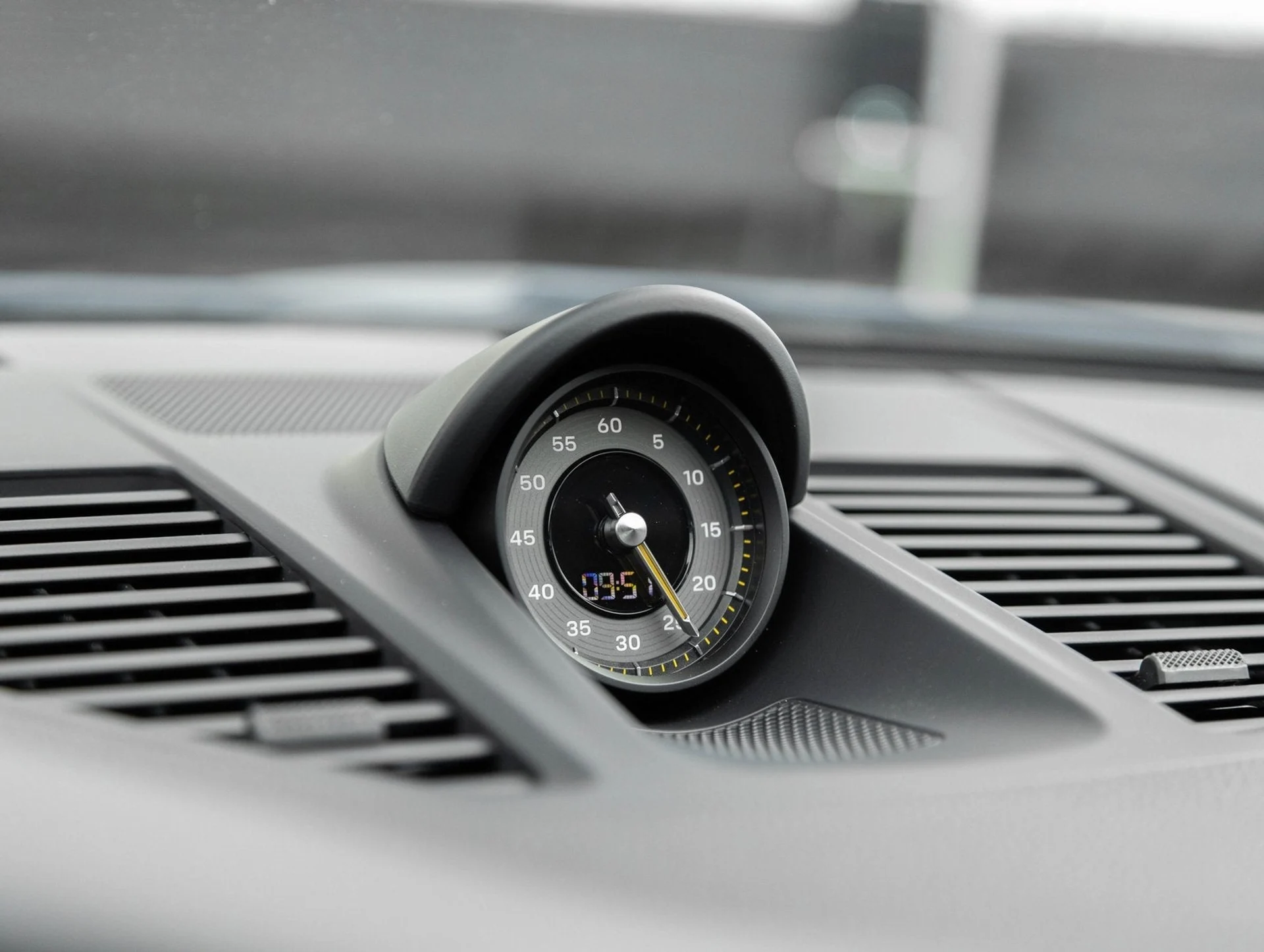 mph024_543127824_25_e238c4f311