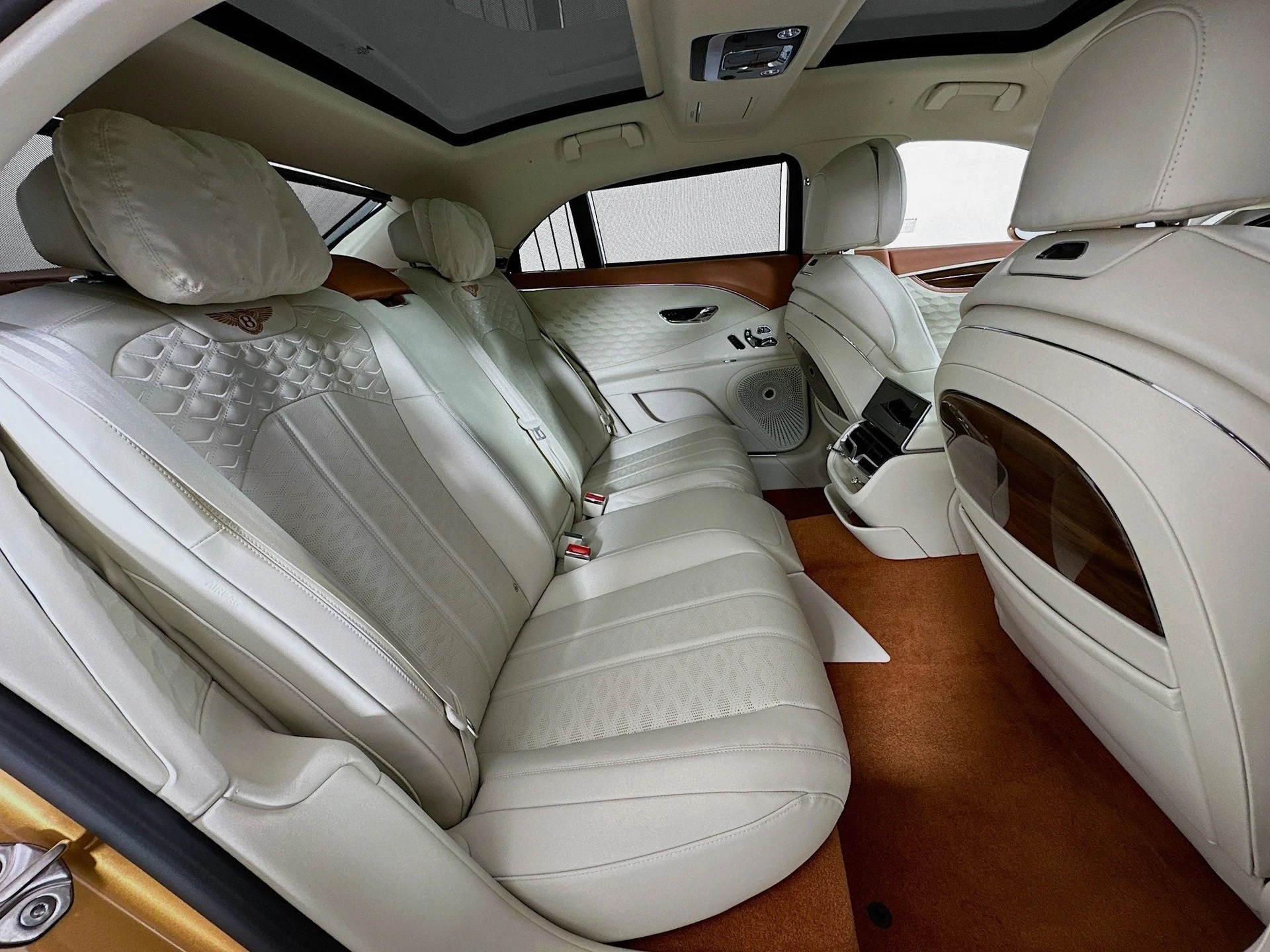 mph024_543914362_25_125c124370