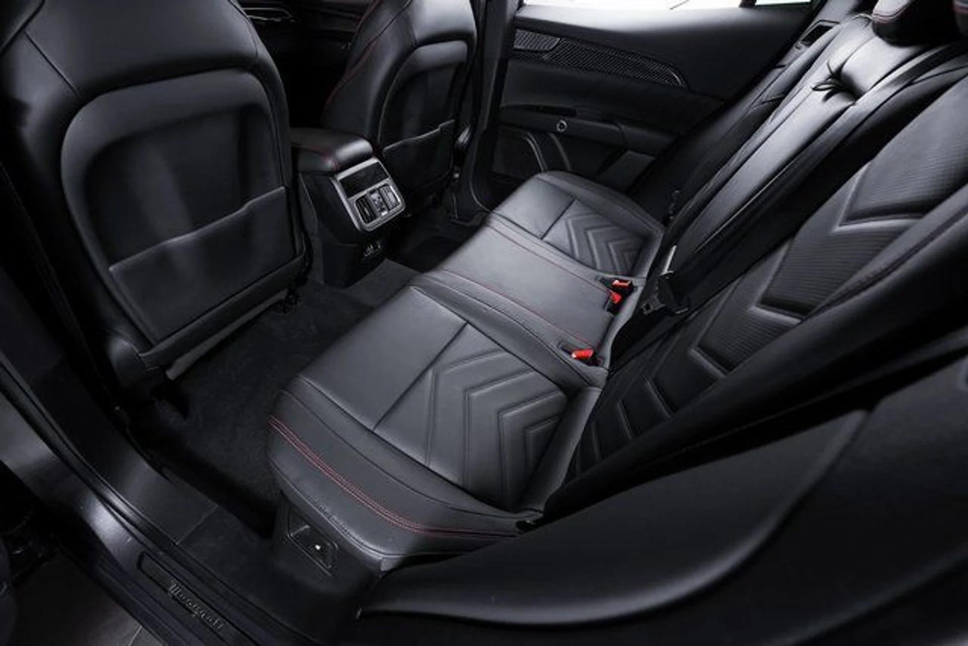 mph024_551765057_c54f17aefe60e45de5d3b431b6216051x_21606bd355