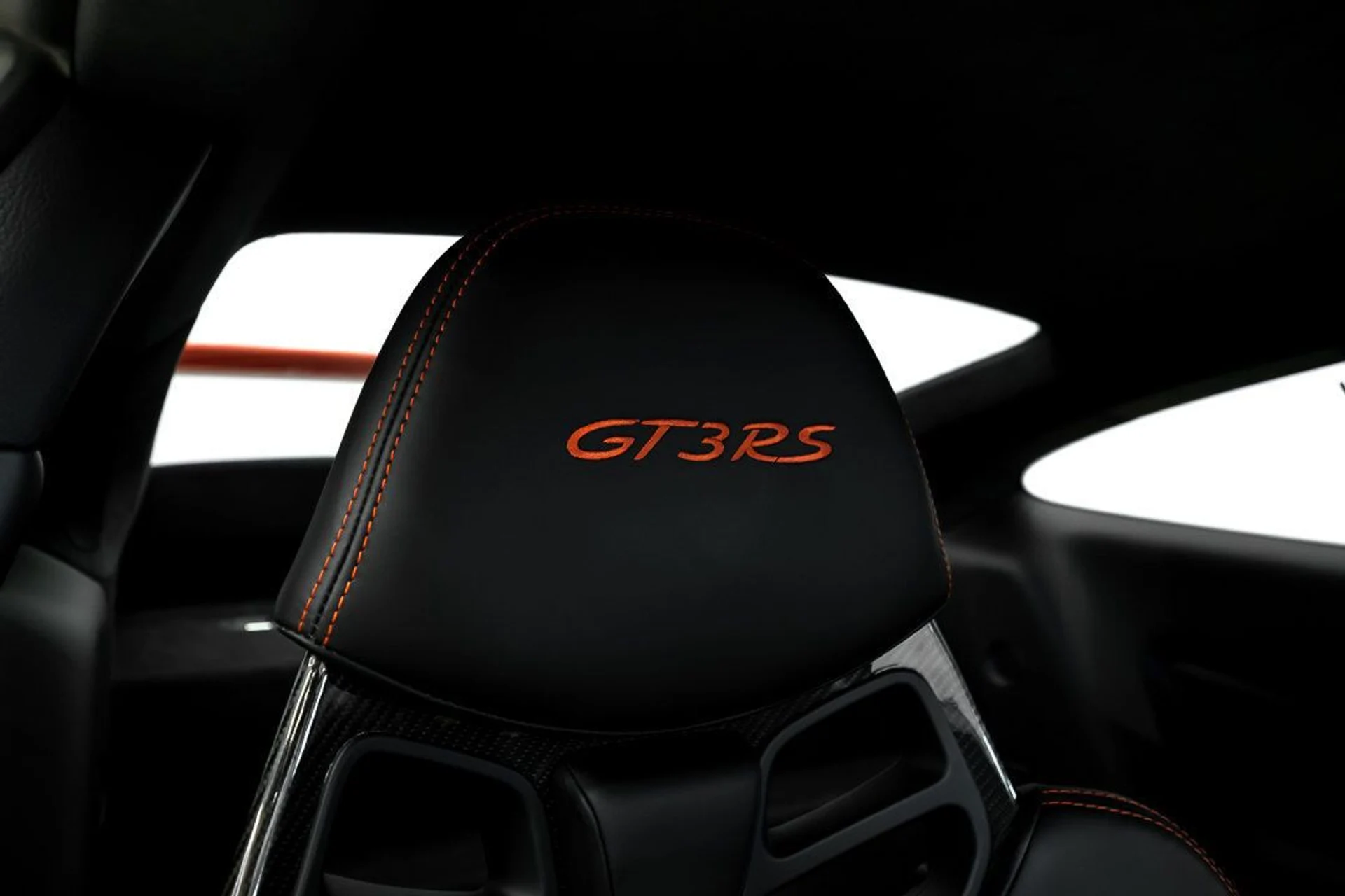mph024_554498396_porsche_911_2016_jpg_v_1754355020_c4d81666dd