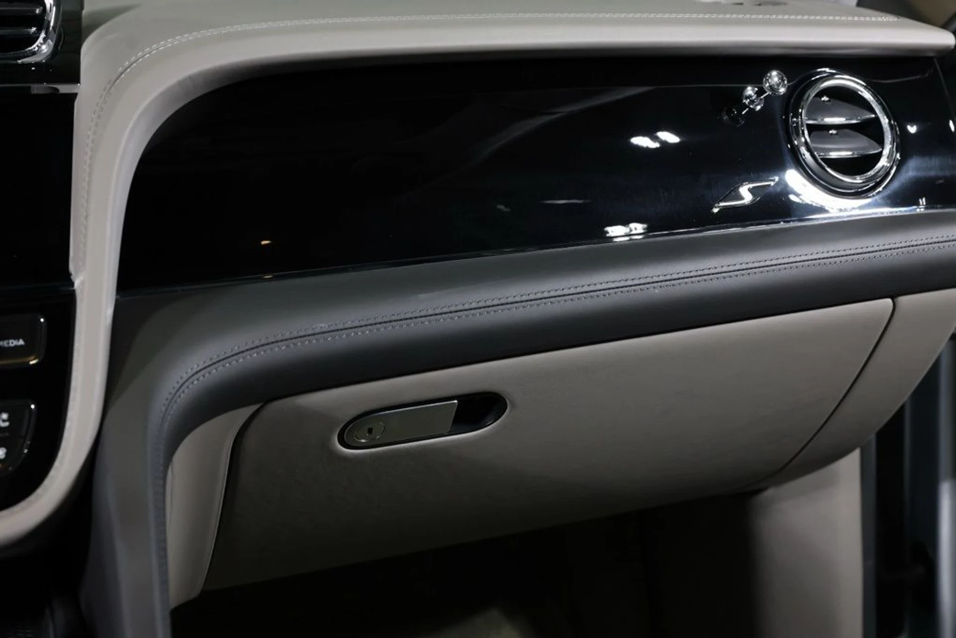 mph024_560875867_yjlzmkdsrxn2m1oo4z47hwukvlrv_c153915990