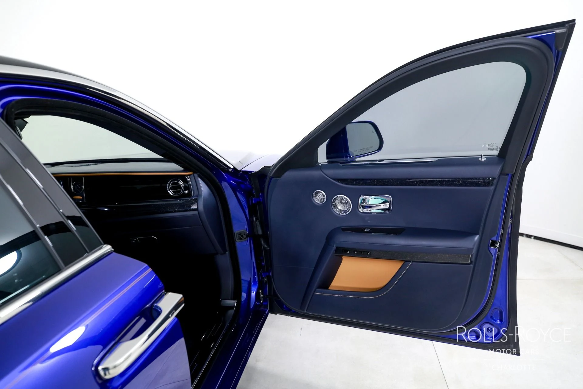 mph024_566468021_Used_2022_Rolls_Royce_Ghost_1751579564_b5e2d53b1b