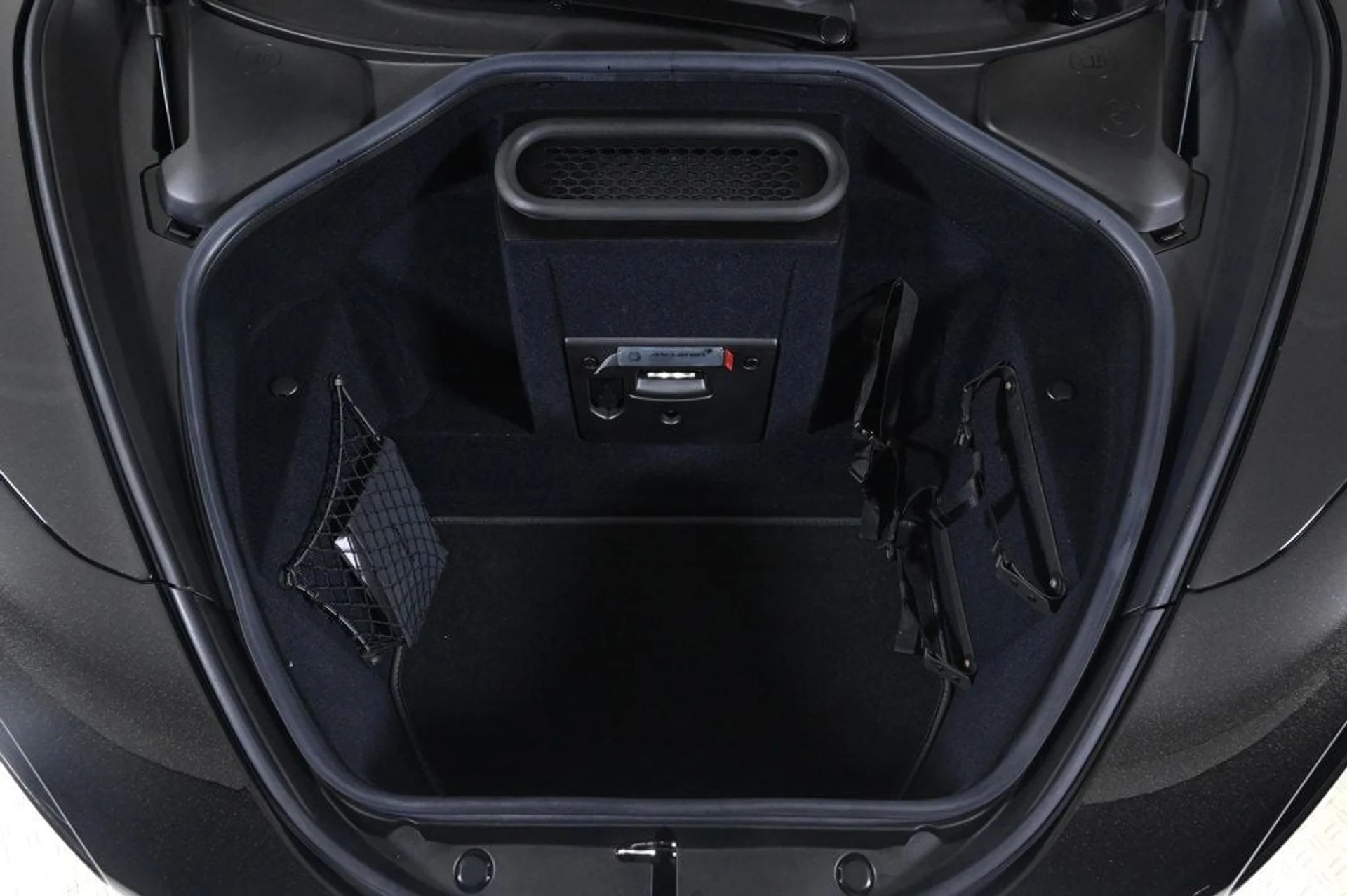 mph024_575617488_eea57c9ec868c783b97416cb382cc07b_6203eb4a73