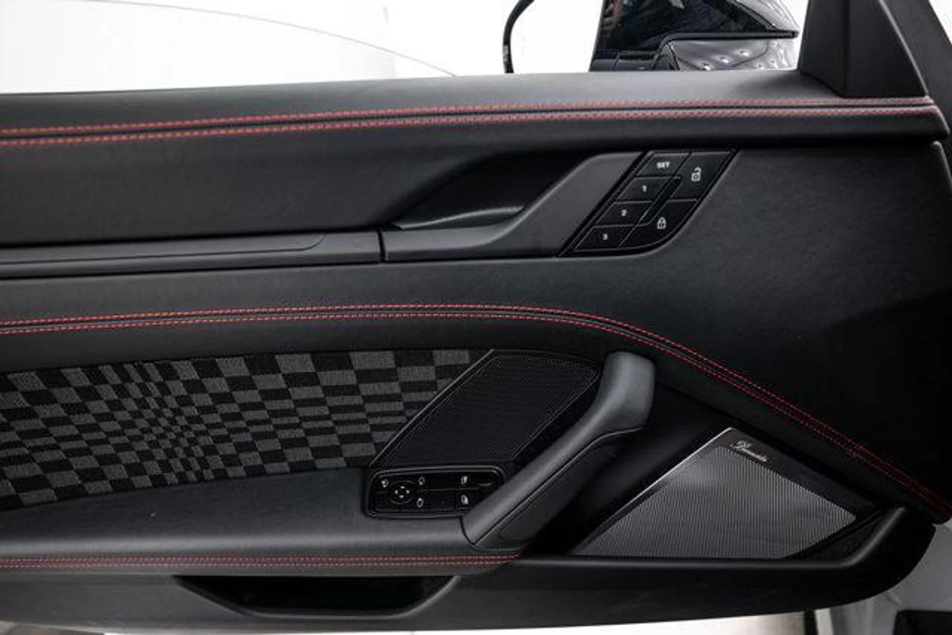 mph024_581026205_u7dd_C9m_MEJY_Ux6r_o_Ou_H8fv_Di_DQ_72483d8644