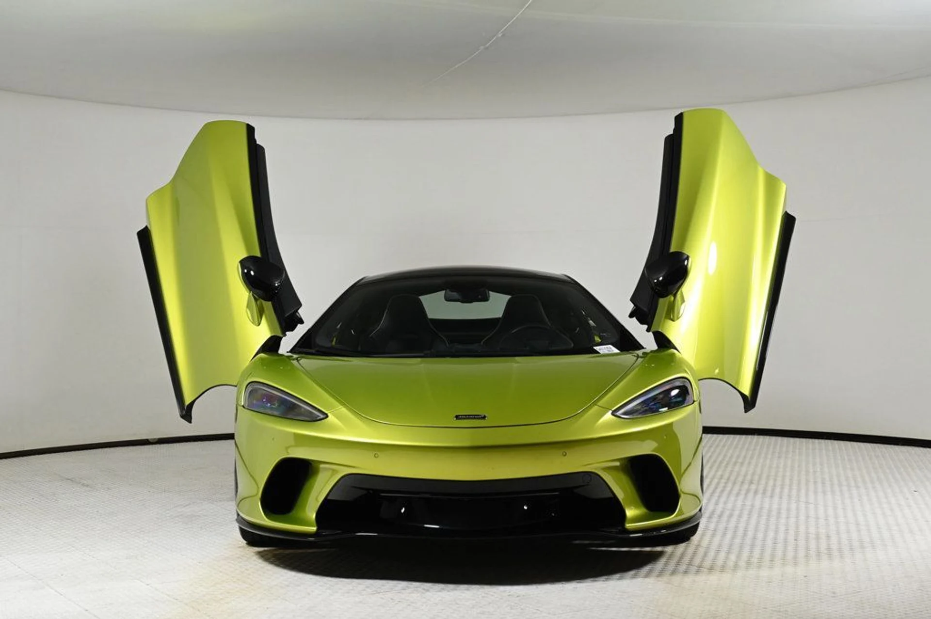 mph024_58449739_used_2023_mclaren_gt_coupe_11350_22926200_24_1024_8fb37ea172