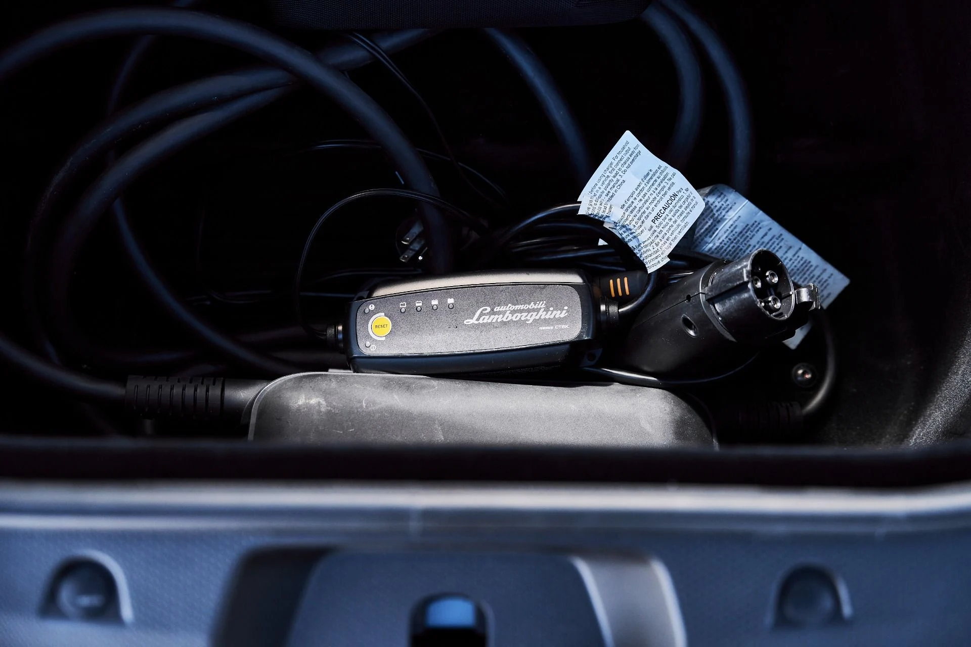 mph024_59319185_Used_2025_Lamborghini_Revuelto_Base_1777078085_1a87c30d74