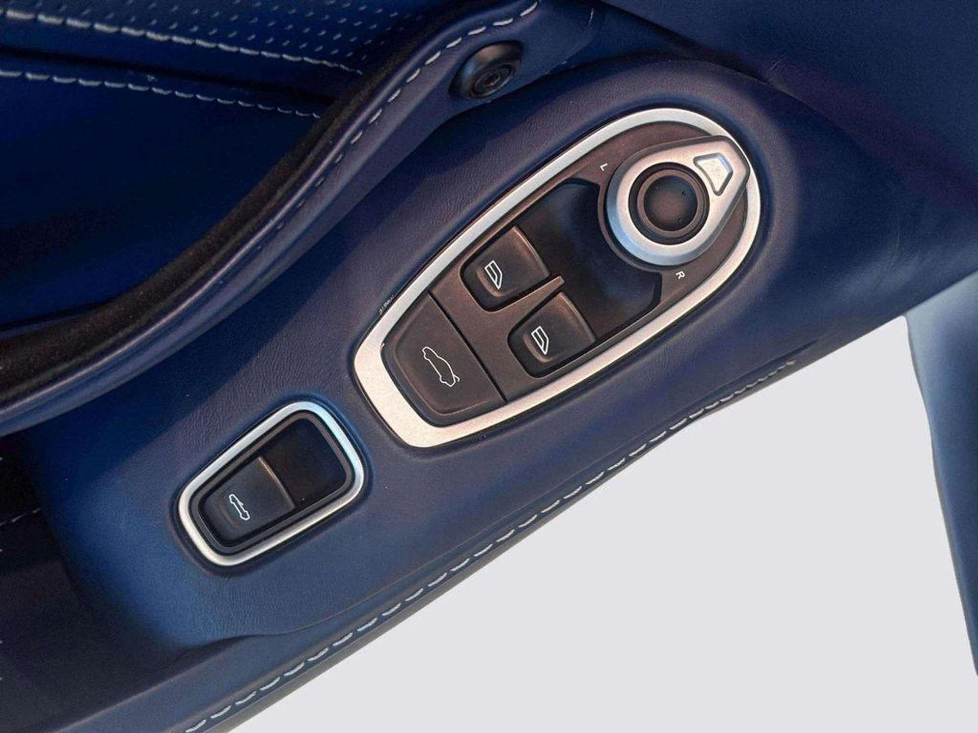 mph024_593901535_ch_Q2k_Tg_B_Fcqxr_K_Yt_T1_EYQ_Lm6rw_944c3930ab