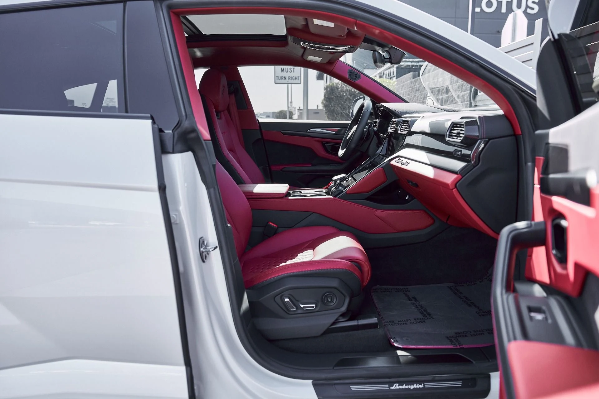 mph024_599908415_Used_2024_Lamborghini_Urus_S_1769733233_a208d88807