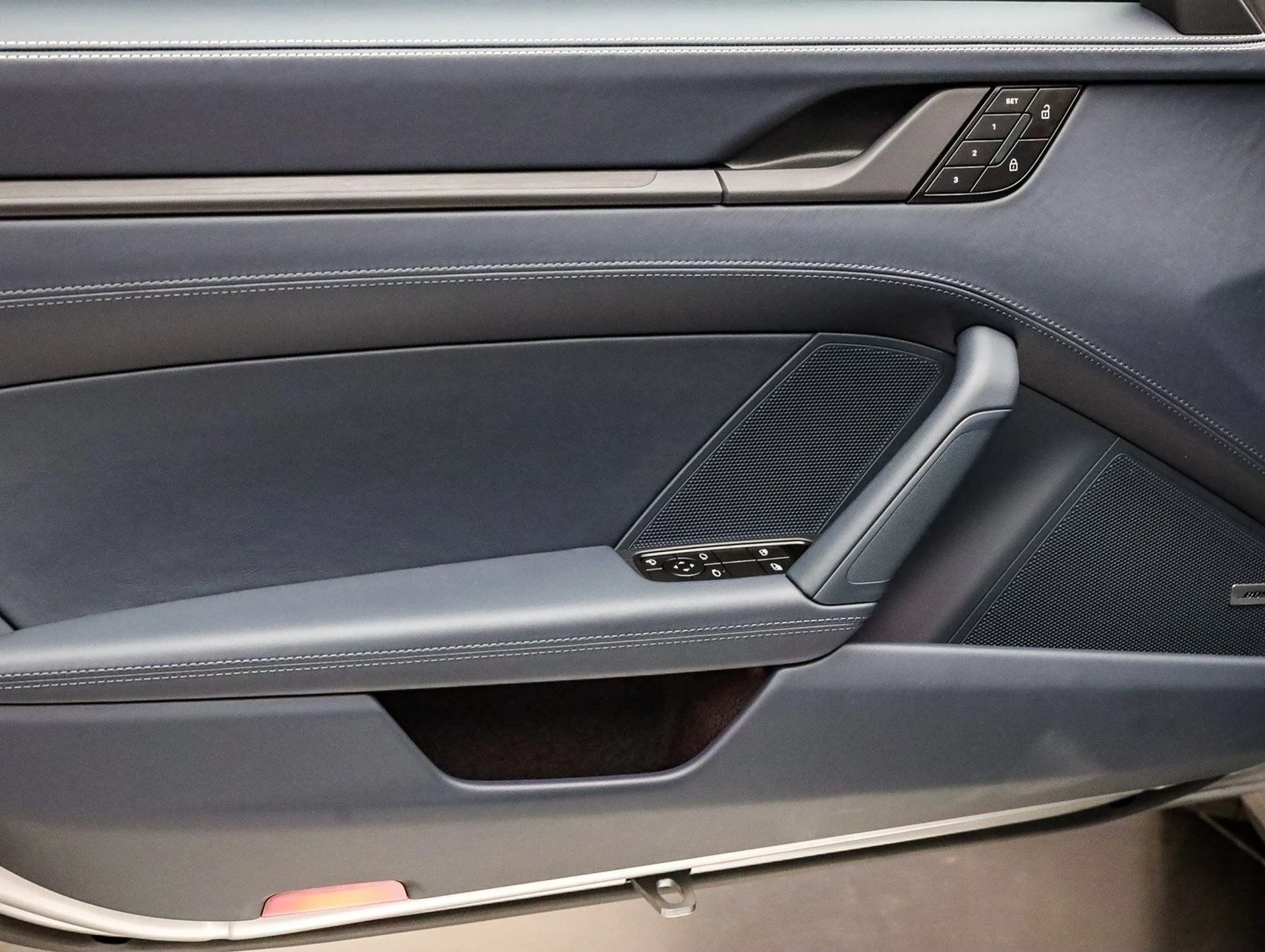 mph024_60245245_b67e6143623c97ac843a87aa7323f8e1x_b1bf4472bc