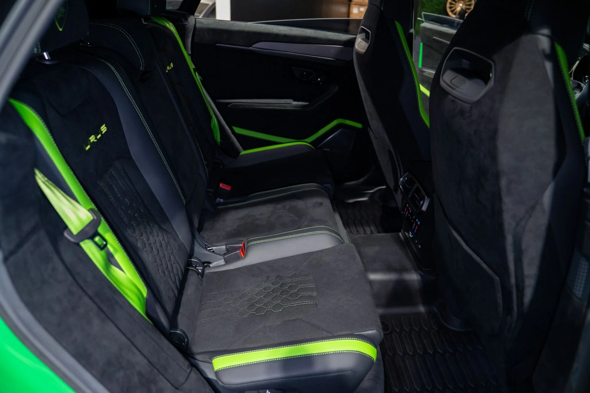 mph024_603632264_Used_2023_Lamborghini_Urus_Performante_Full_Carbon_Pack_Stealth_PPF_1785519907_a7adf1ff09