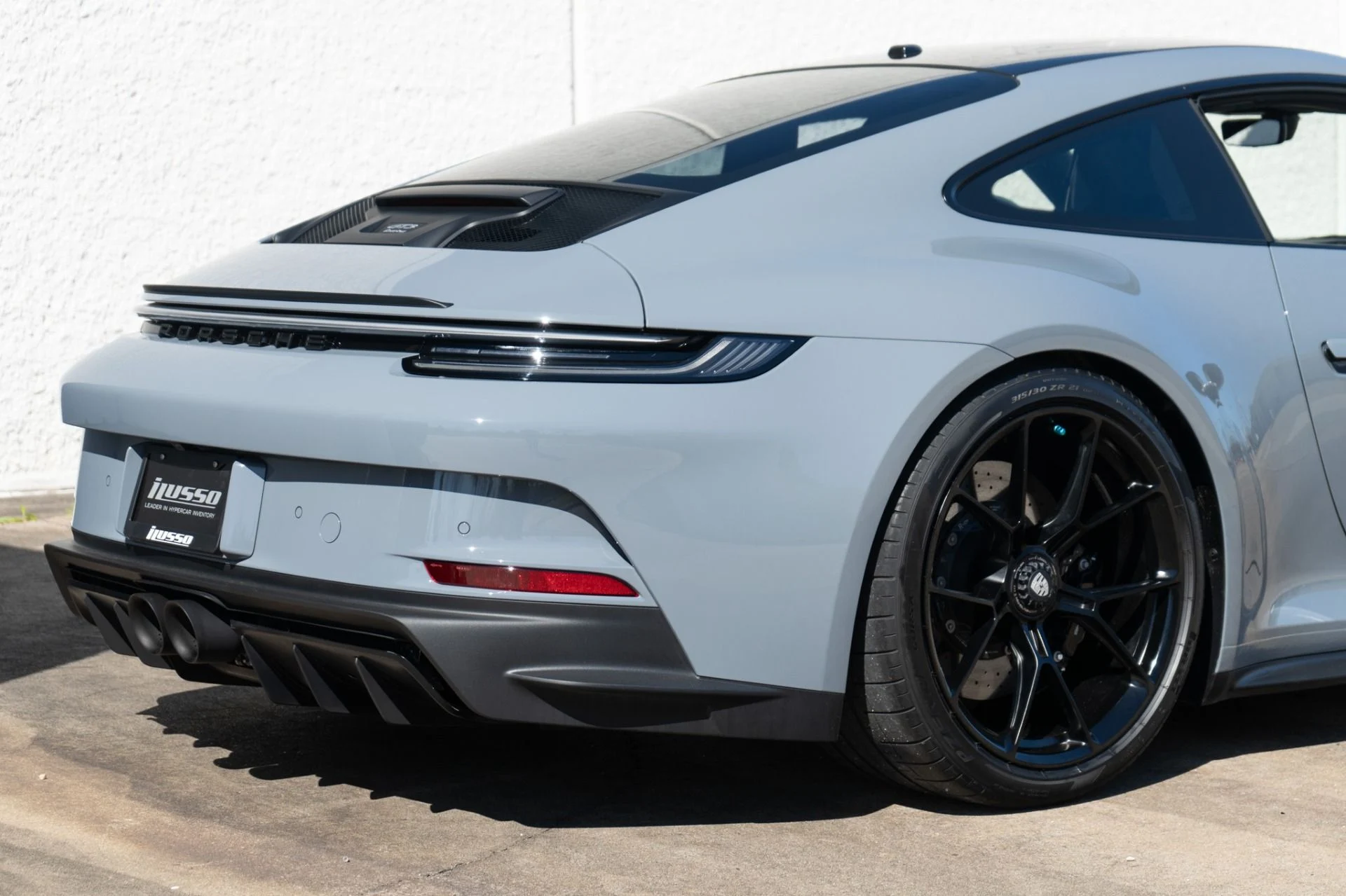 mph024_606994643_Used_2024_Porsche_911_GT_3_Touring_1771783226_6f379474ba